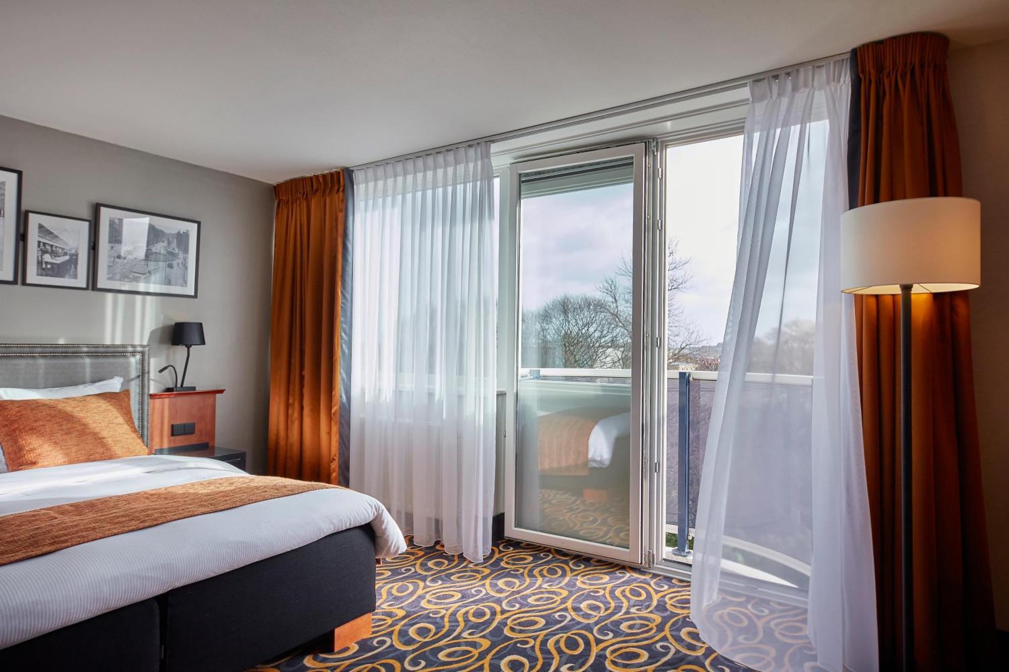 Standard Double or Twin Room Balcony
