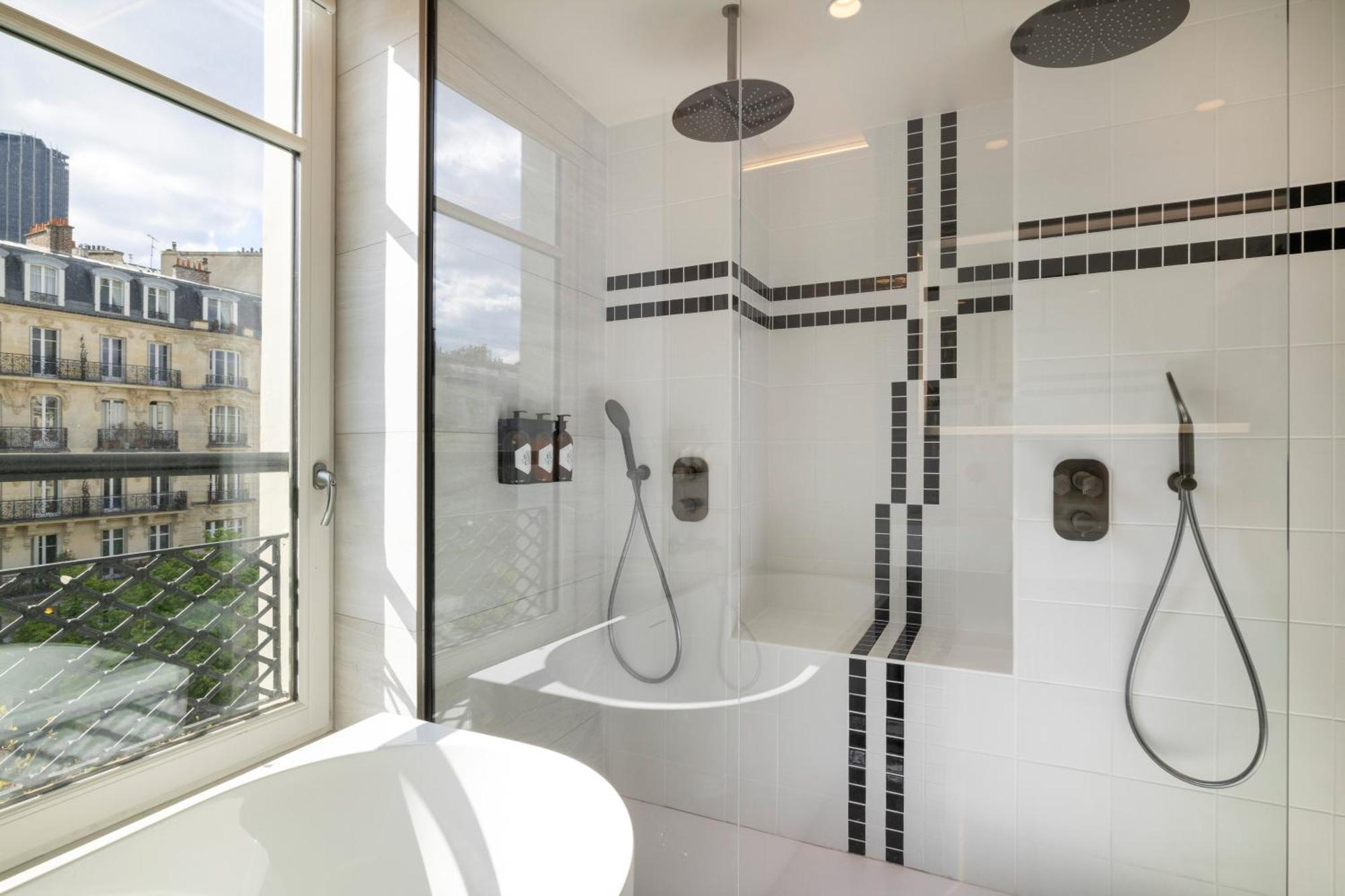 Junior Suite con Vista Torre Eiffel