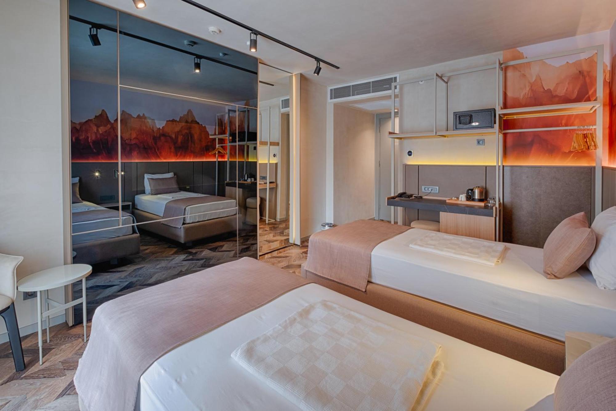 Double Room with Extra Bed with Partial Sea View (3 Adults)