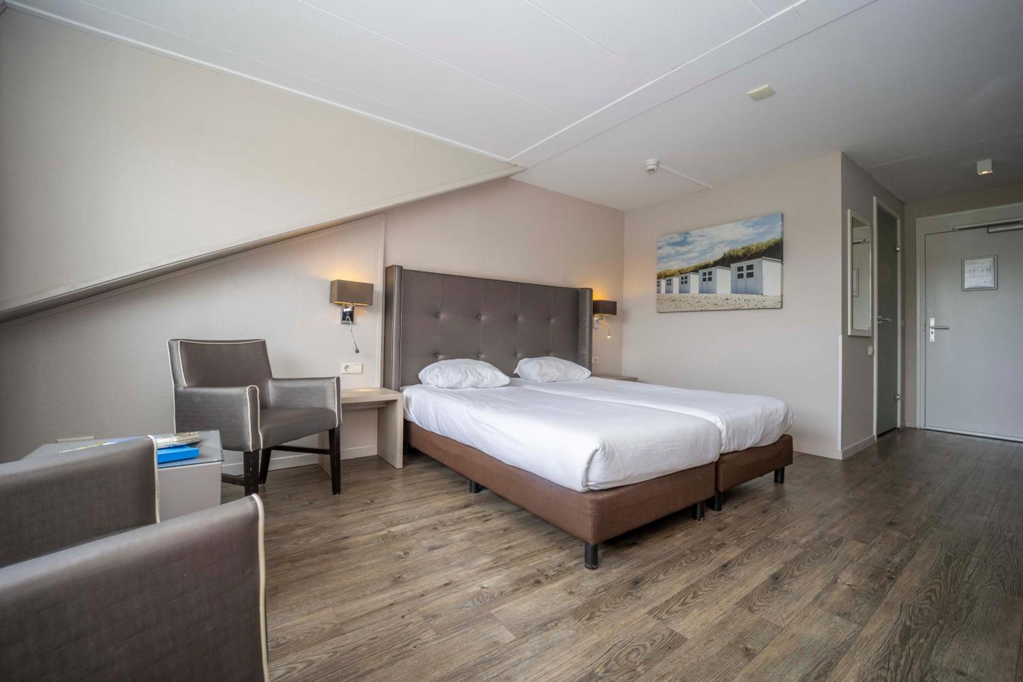 Large Comfort Double Room Shower