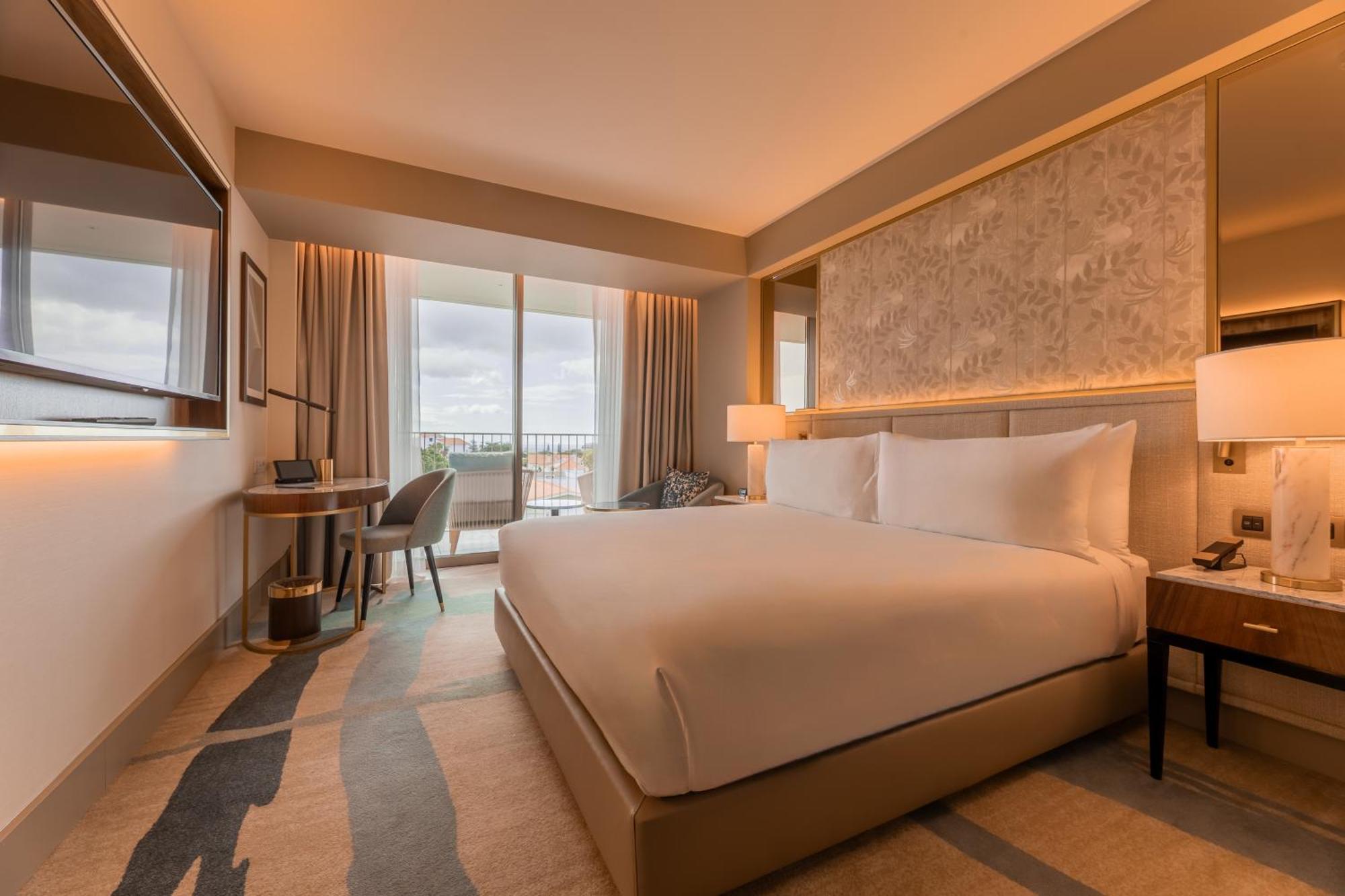 Quarto King Cascais com Varanda e Vista Mar