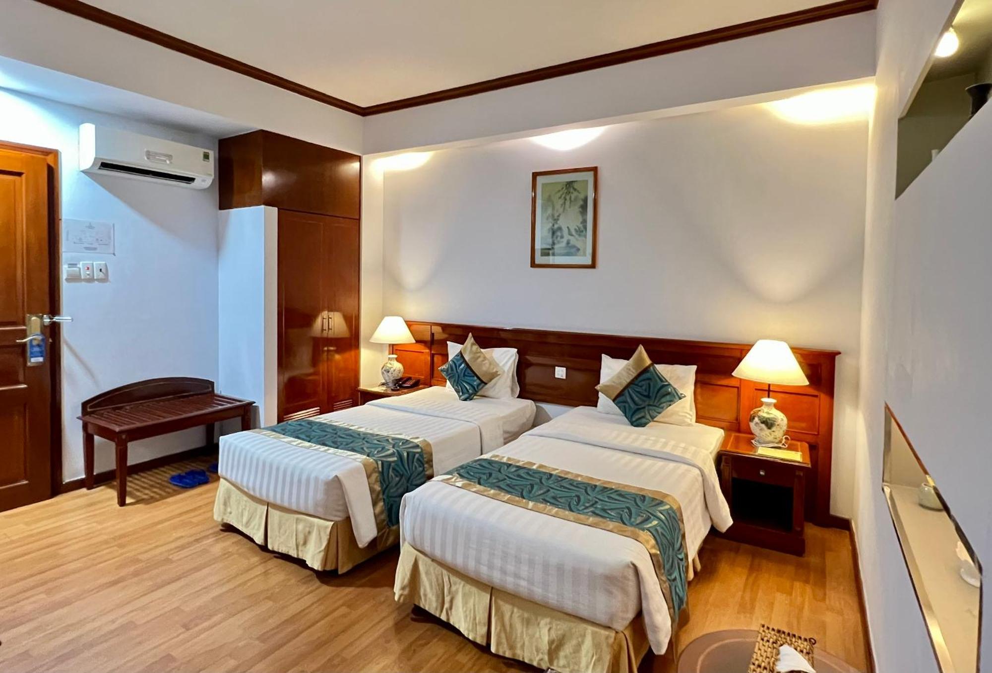 Oscar Elegant Twin Room