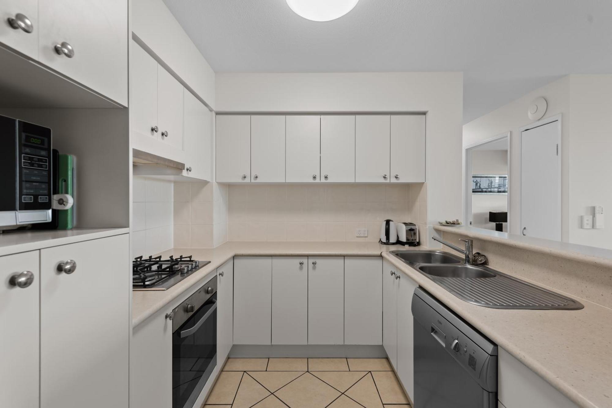Two-Bedroom Apartment 2 Queen Beds