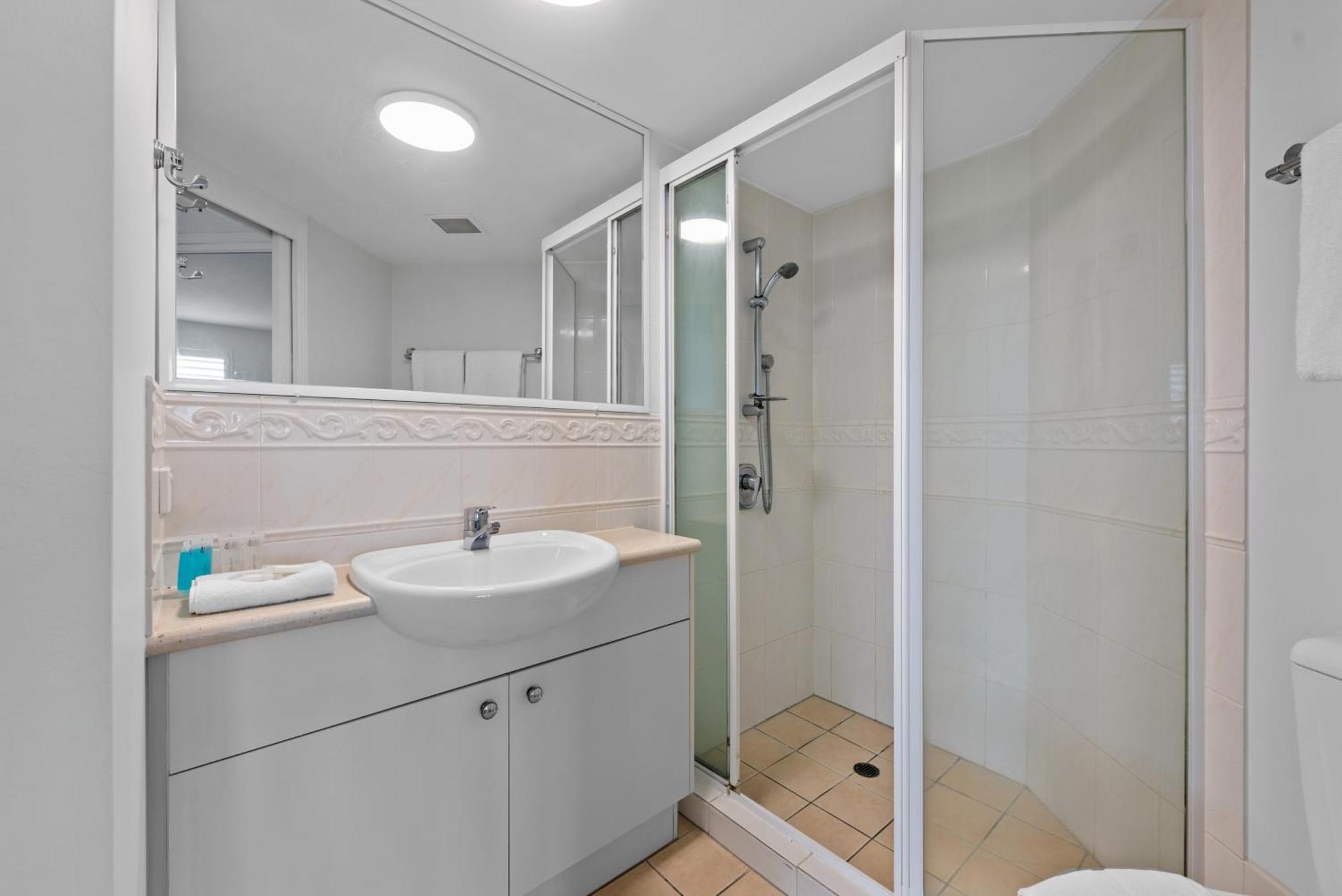 Two-Bedroom Apartment 2 Queen Beds