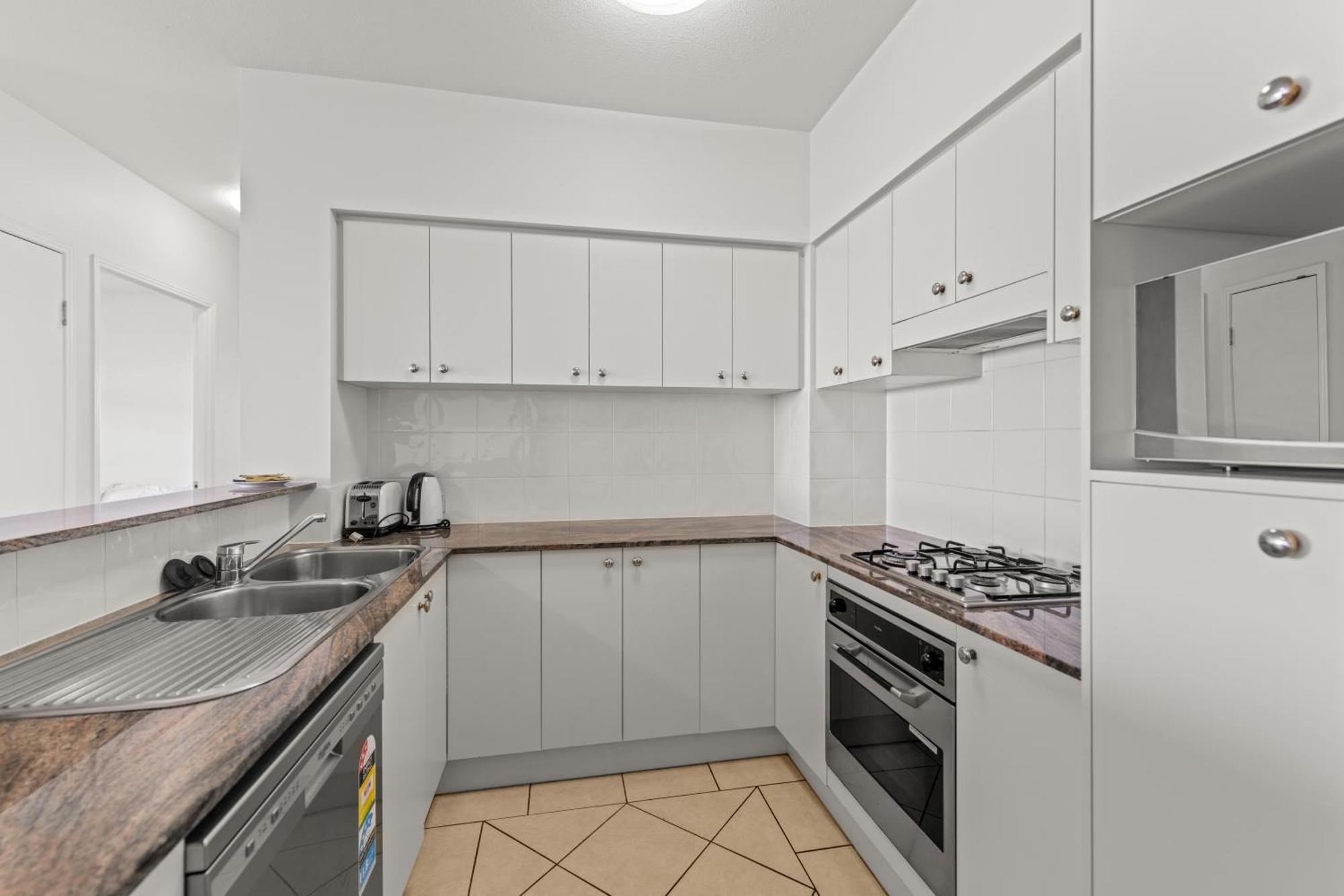 Two-Bedroom Apartment 2 Queen Beds