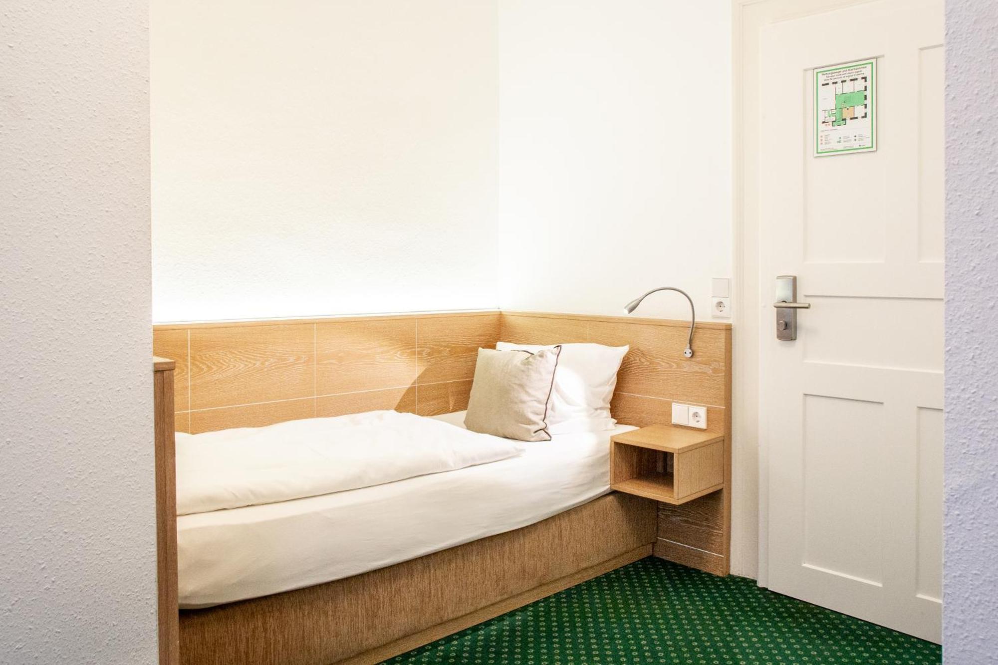 Single Room,1592048105:JPEG