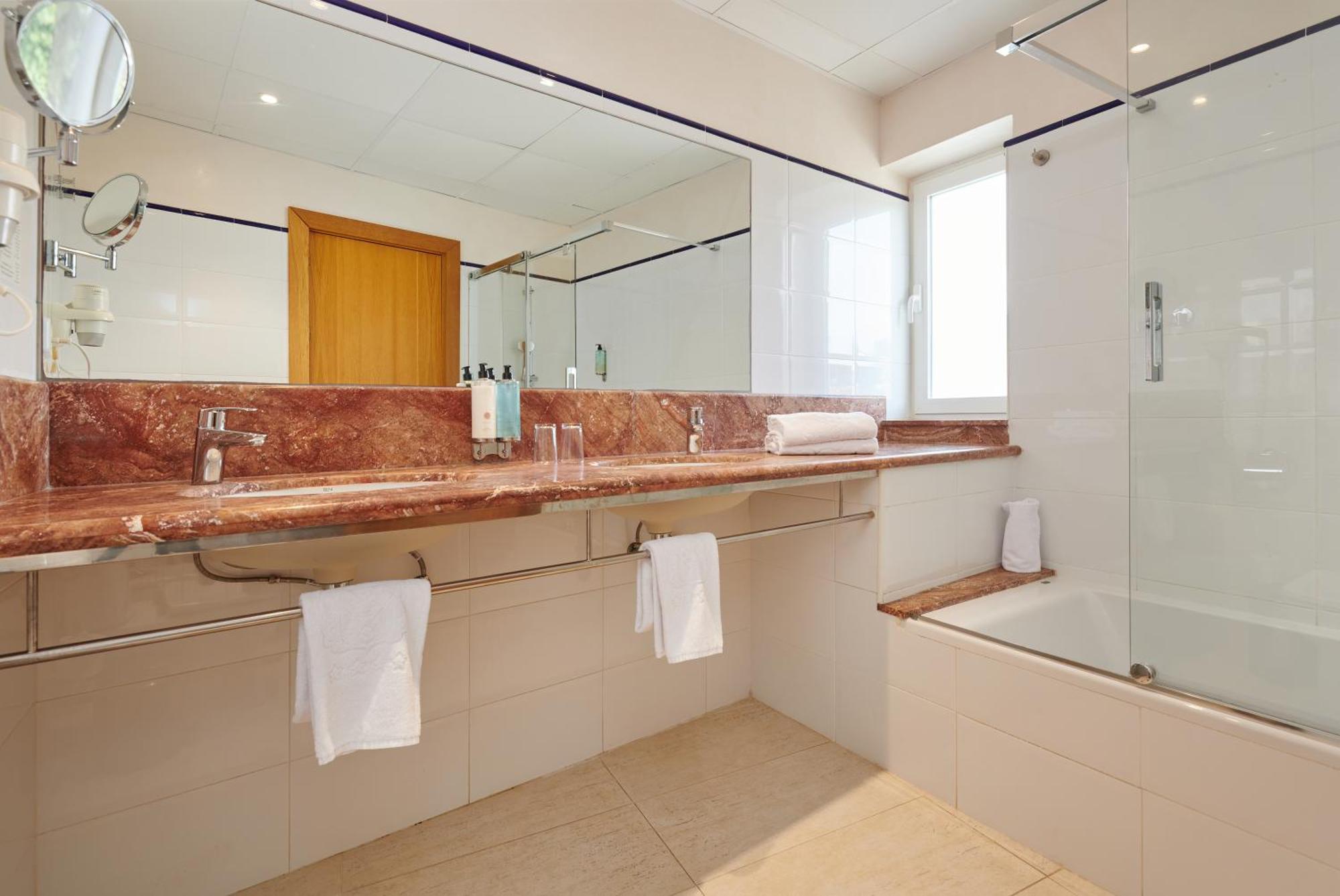 Junior Suite,1592075481:JPEG