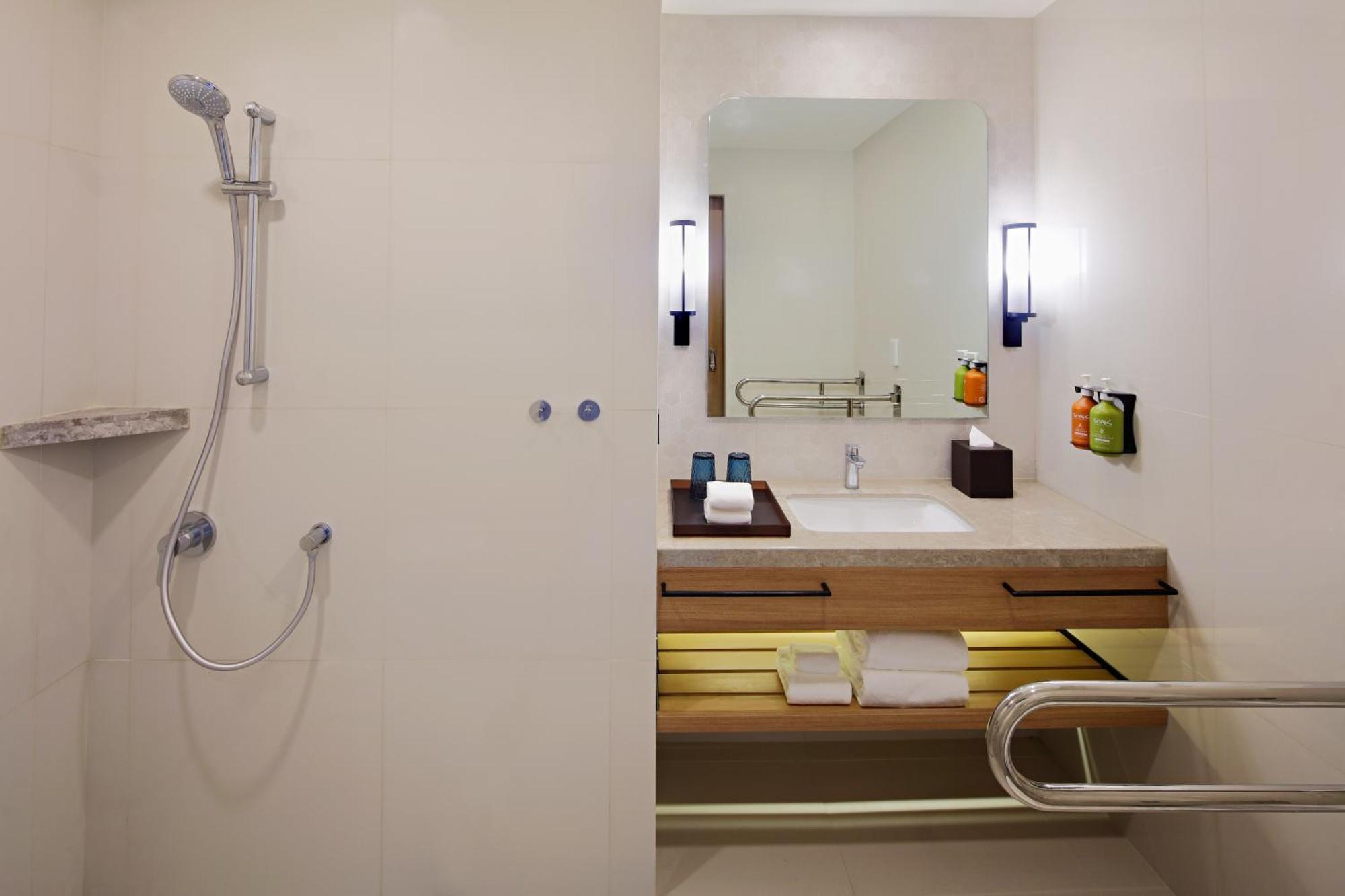 Standard King Room - Accessible