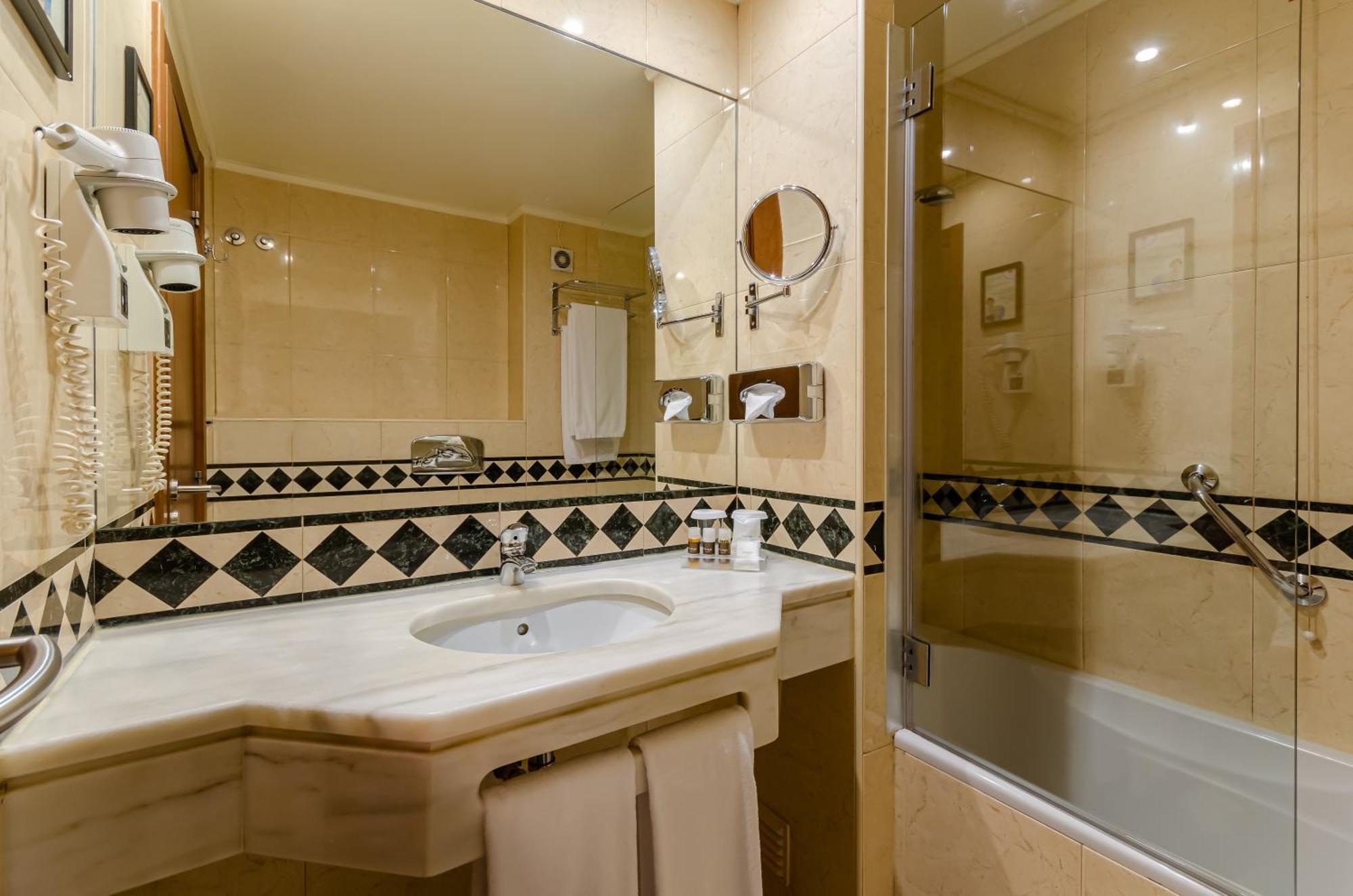 Standard Twin Room,1592873325:JPEG