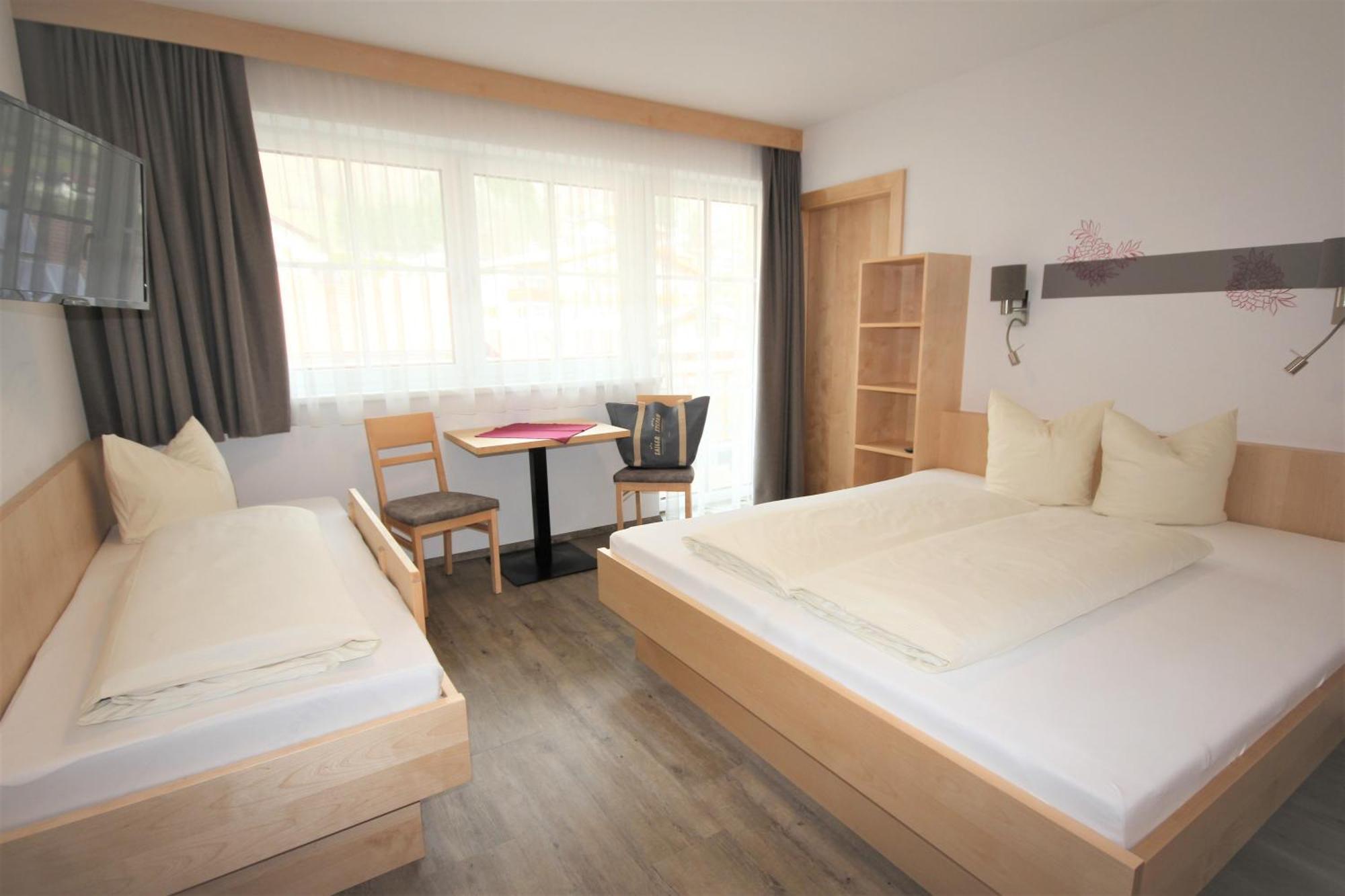 Comfort Triple Room