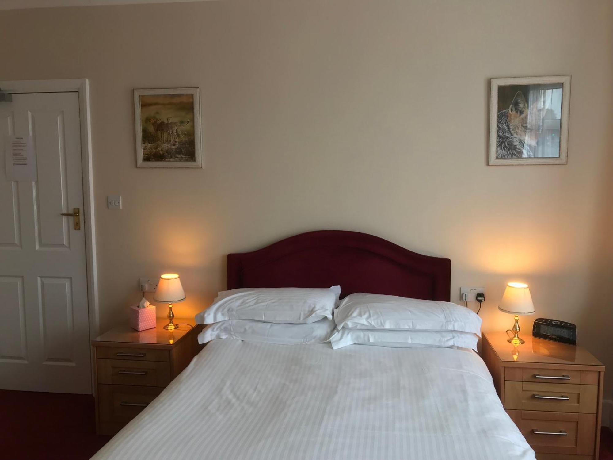 Double Room Private Bathroom