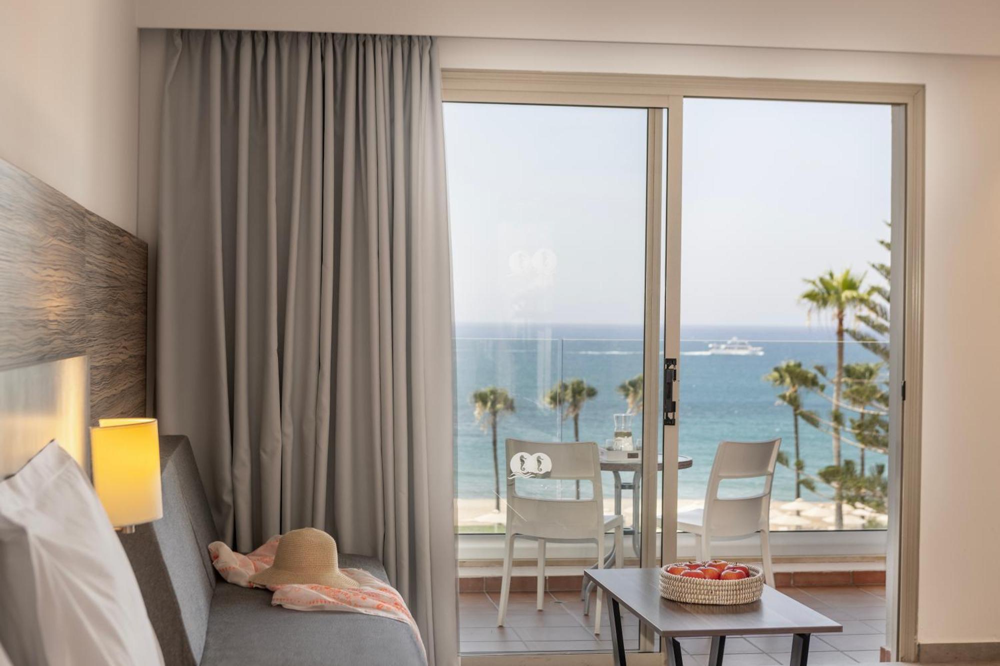 Superior Double or Twin Room with Sea View