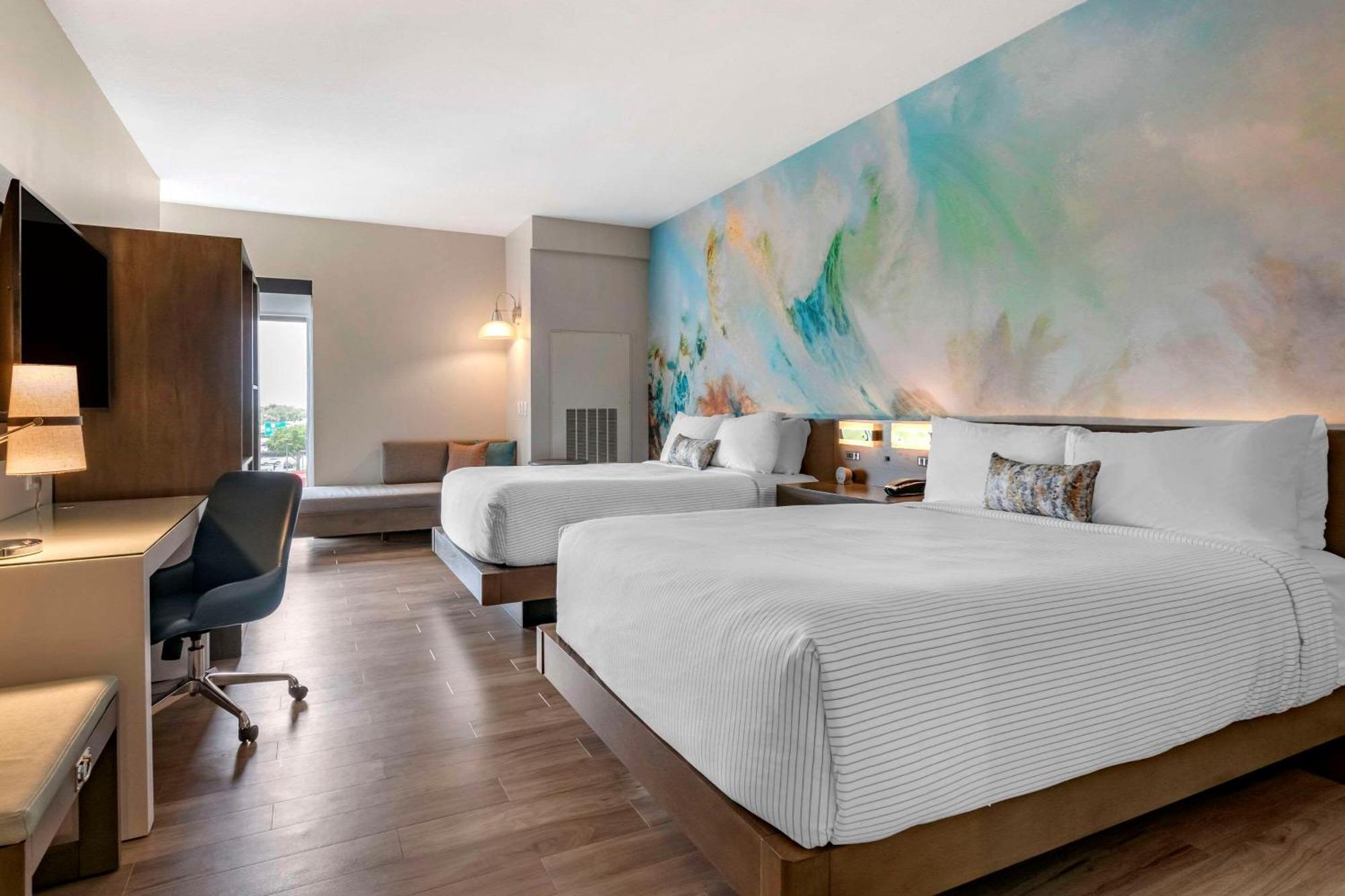 Queen Suite with Two Queen Beds - Non Smoking