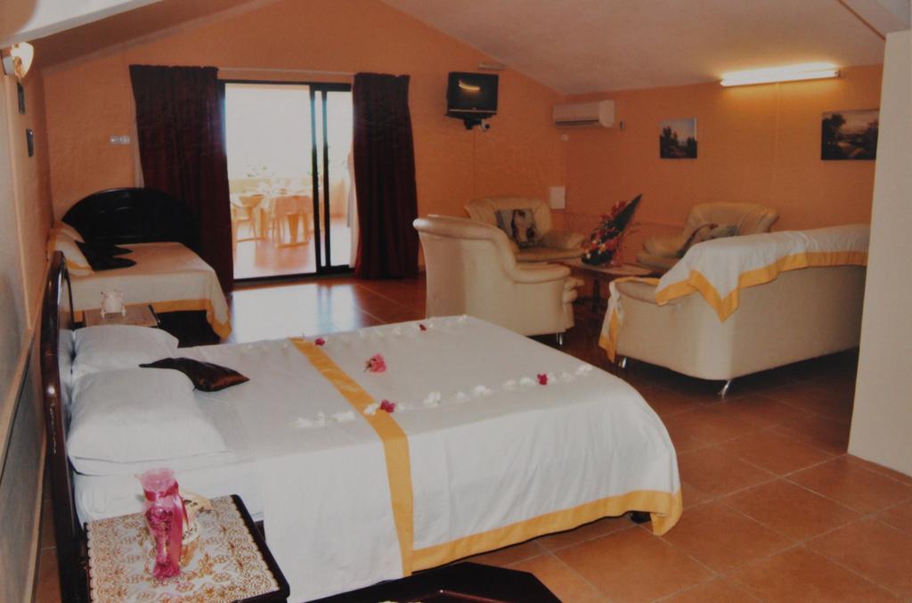 Deluxe Family Suite