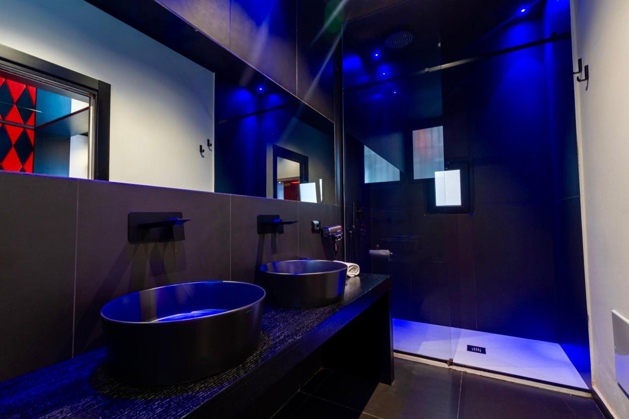 Deluxe Double Room Bath