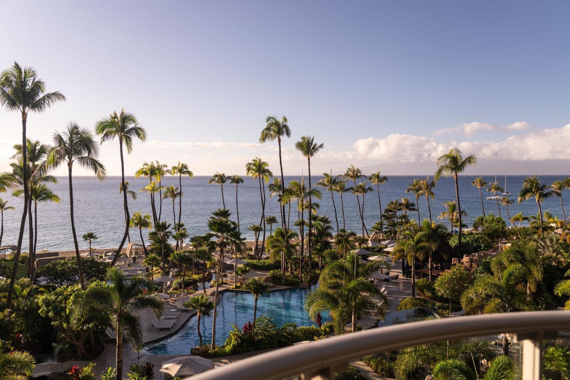 Kukahi – Queen Room with Two Queen Beds and Ocean View – Mid Floor
