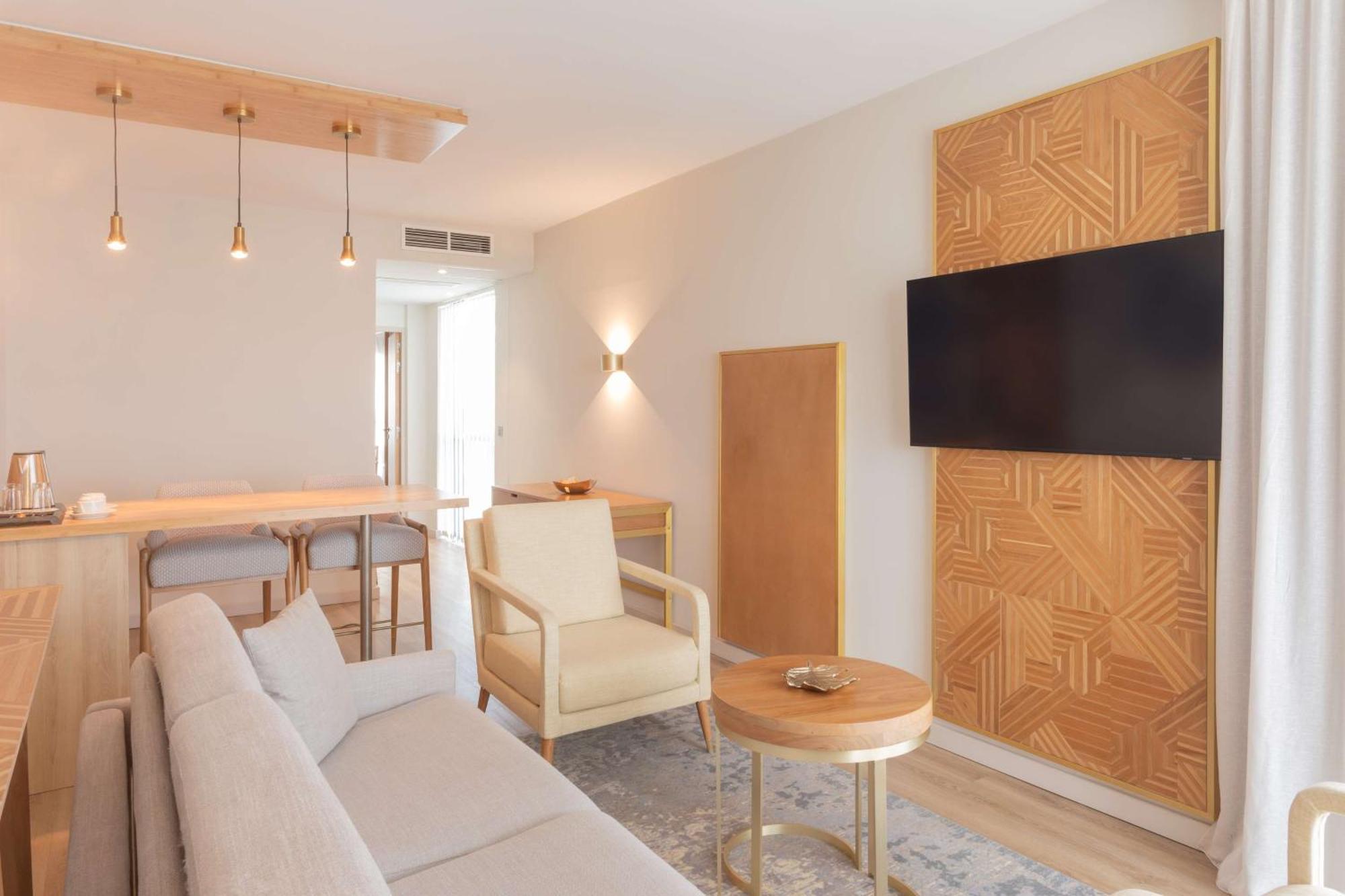 One-Bedroom Suite Terrace