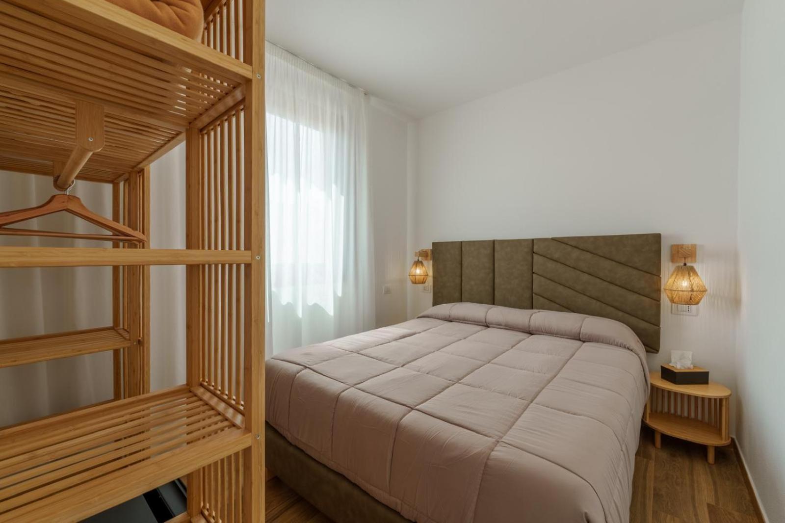 Deluxe Room,1597772583:JPEG