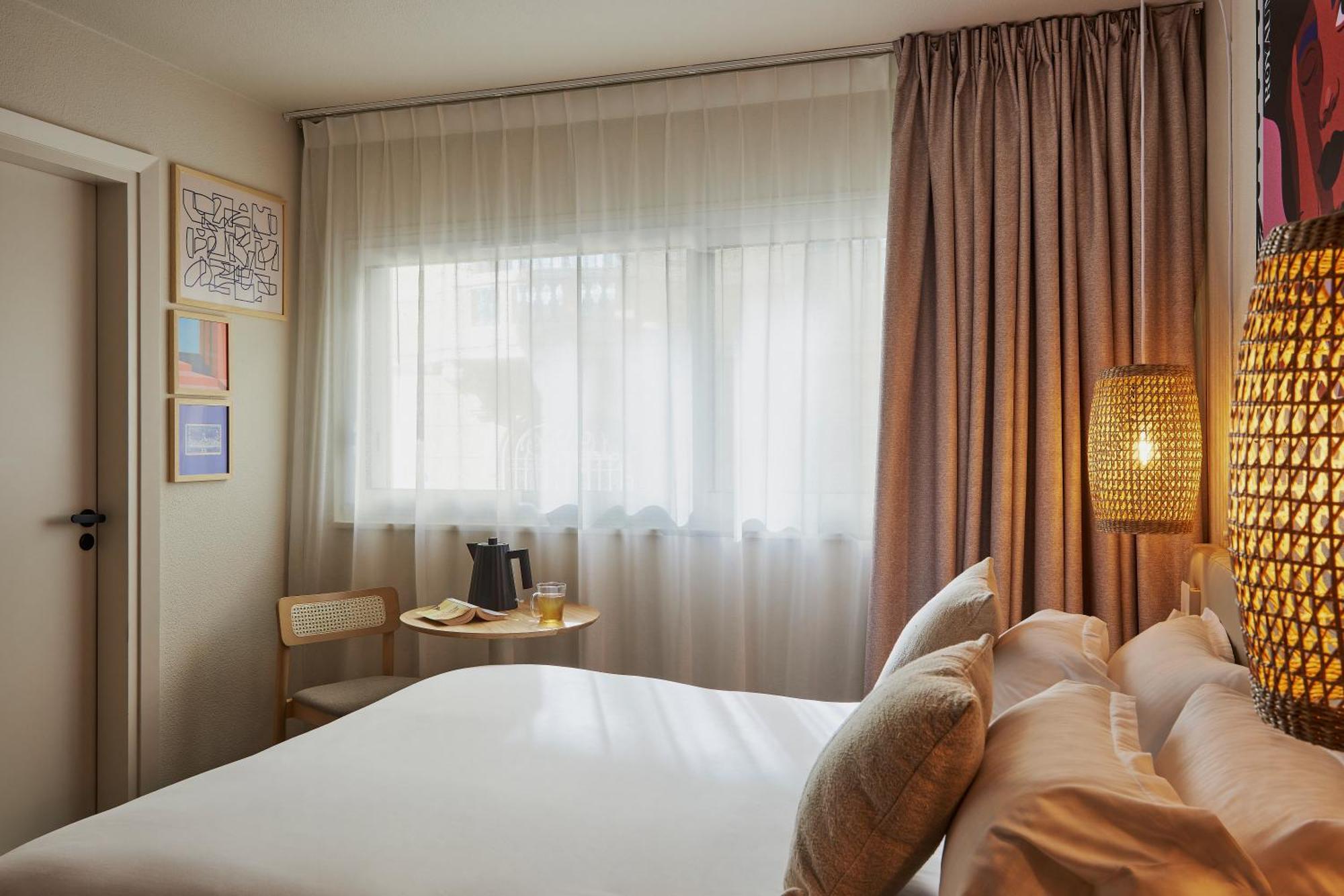 Classic Double Room with City View,1716973147:JPEG