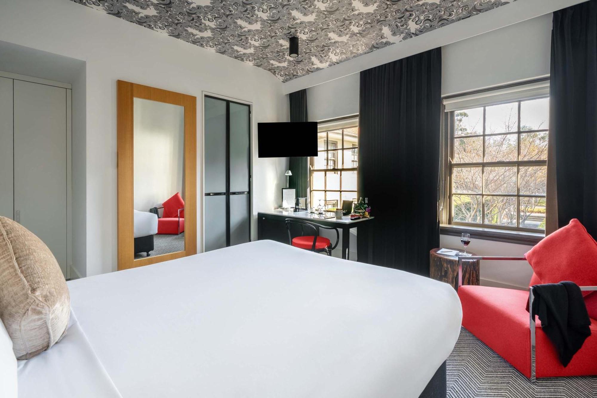 Standard Room with 1 Queen Bed