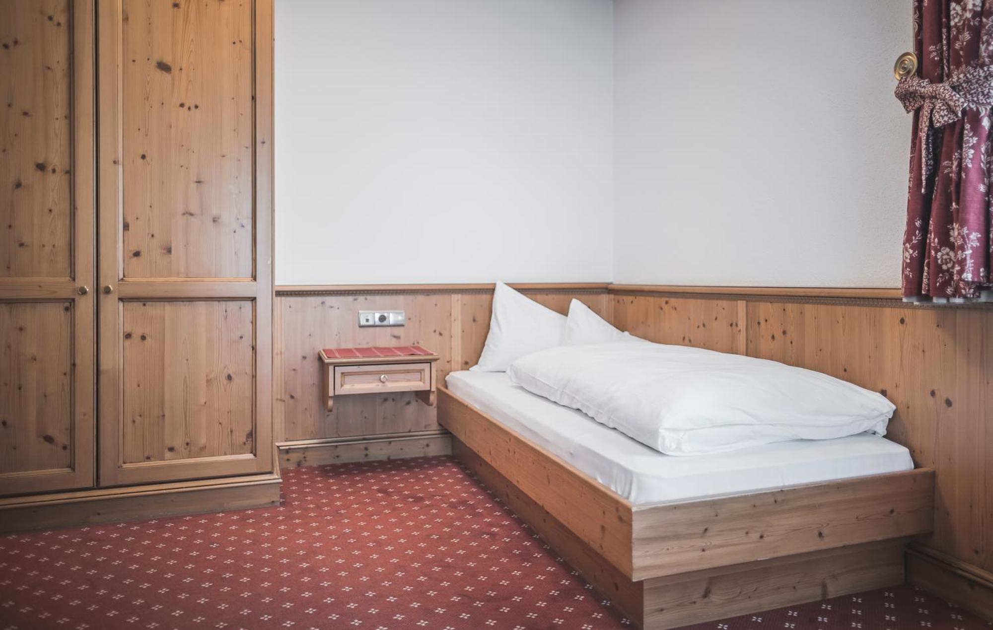 Single Room,1598898417:JPEG
