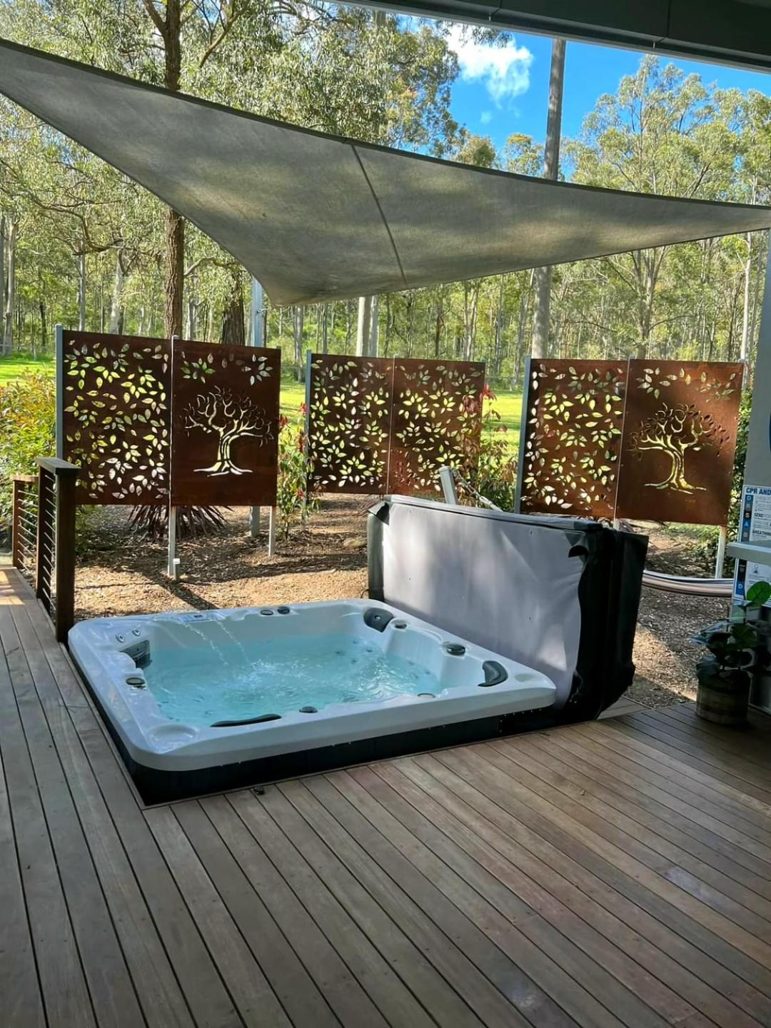 Queen Suite with Spa Bath