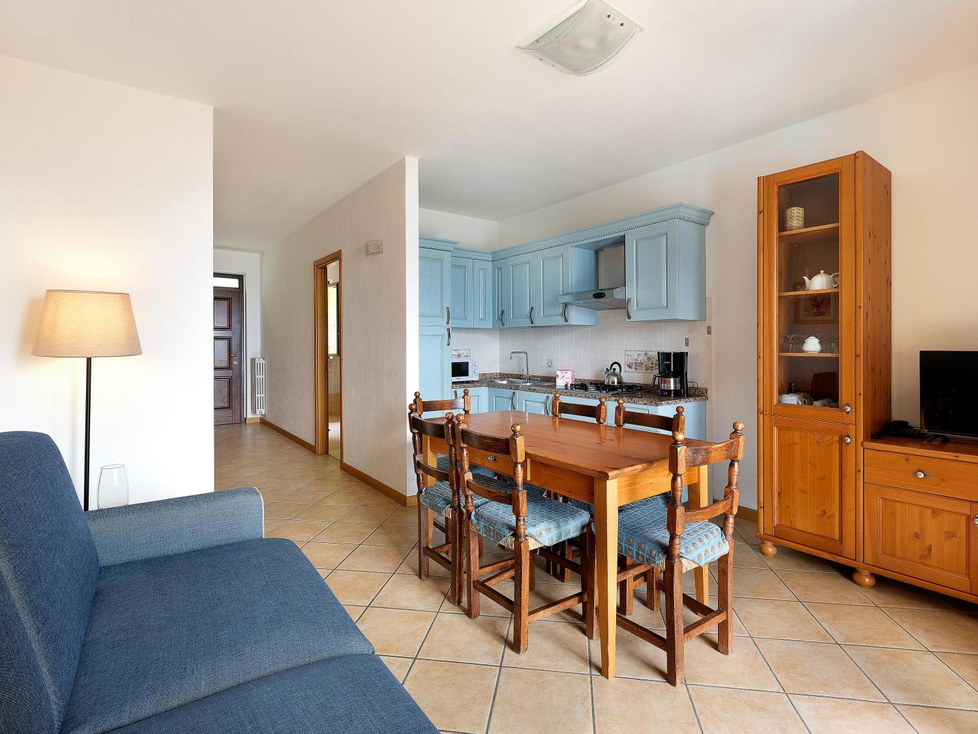 Klassisches Apartment mit 2 Schlafzimmern und teilweisem Seeblick