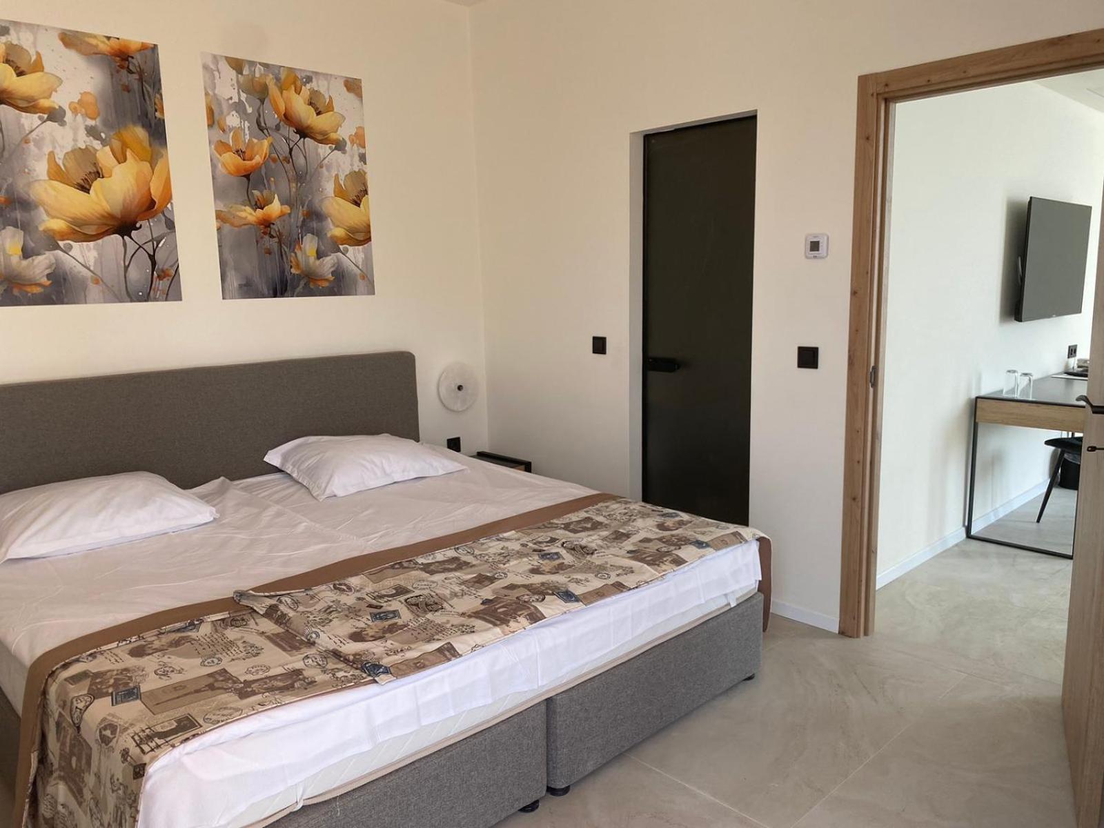 One-Bedroom Apartment All Inclusive beach Access