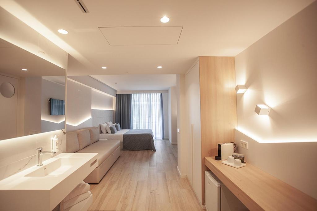 Premium Triple Room