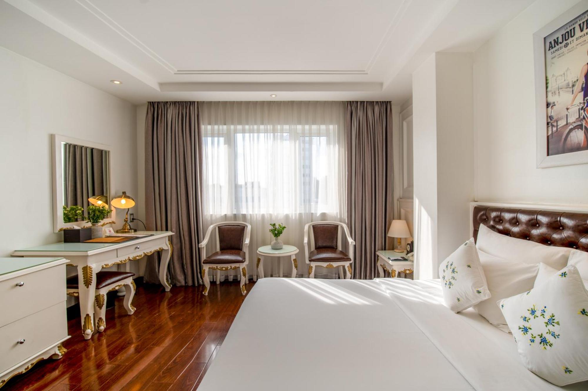 Saigon Signature Premier Room One Time Happy Hours