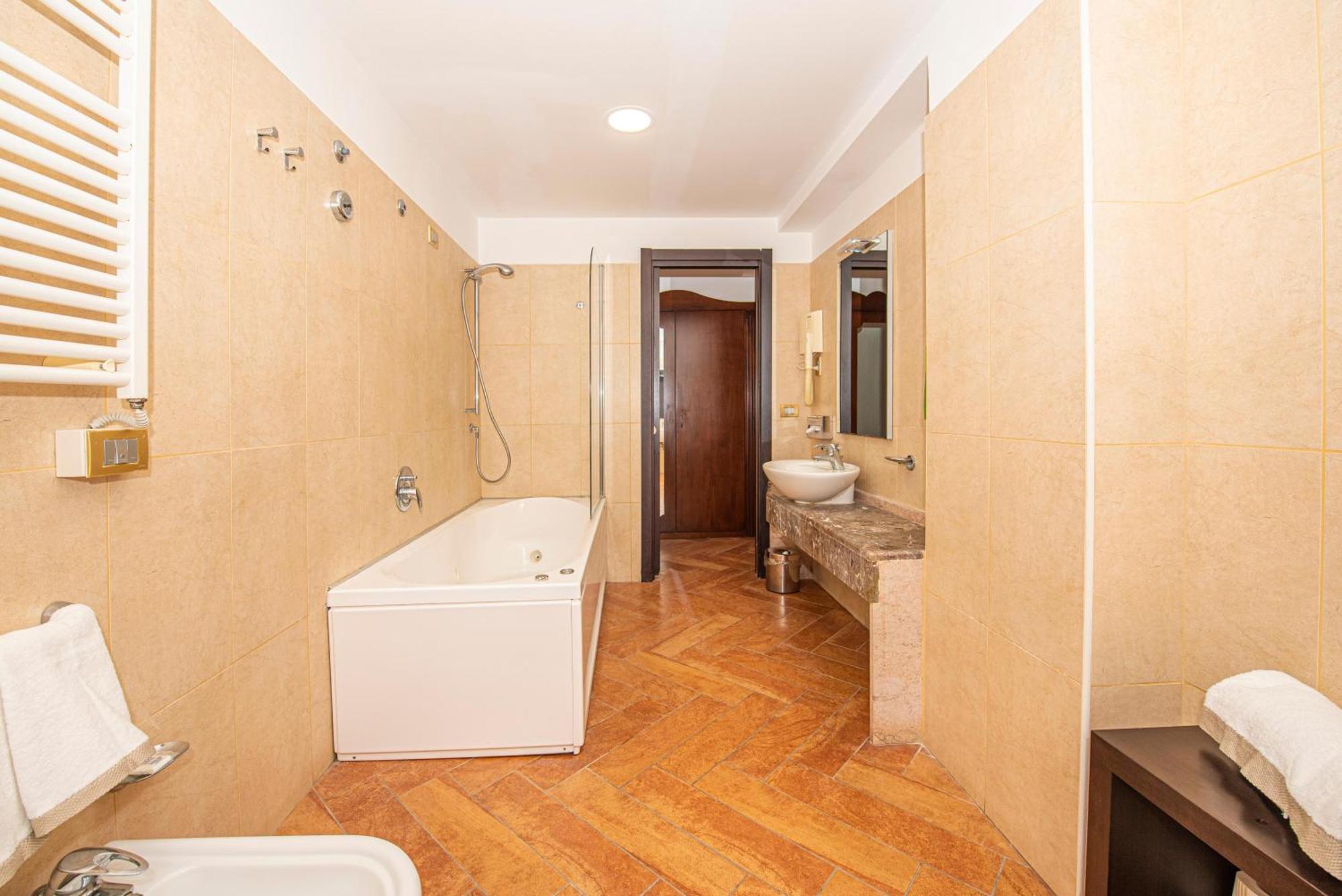 Luxury Triple Room