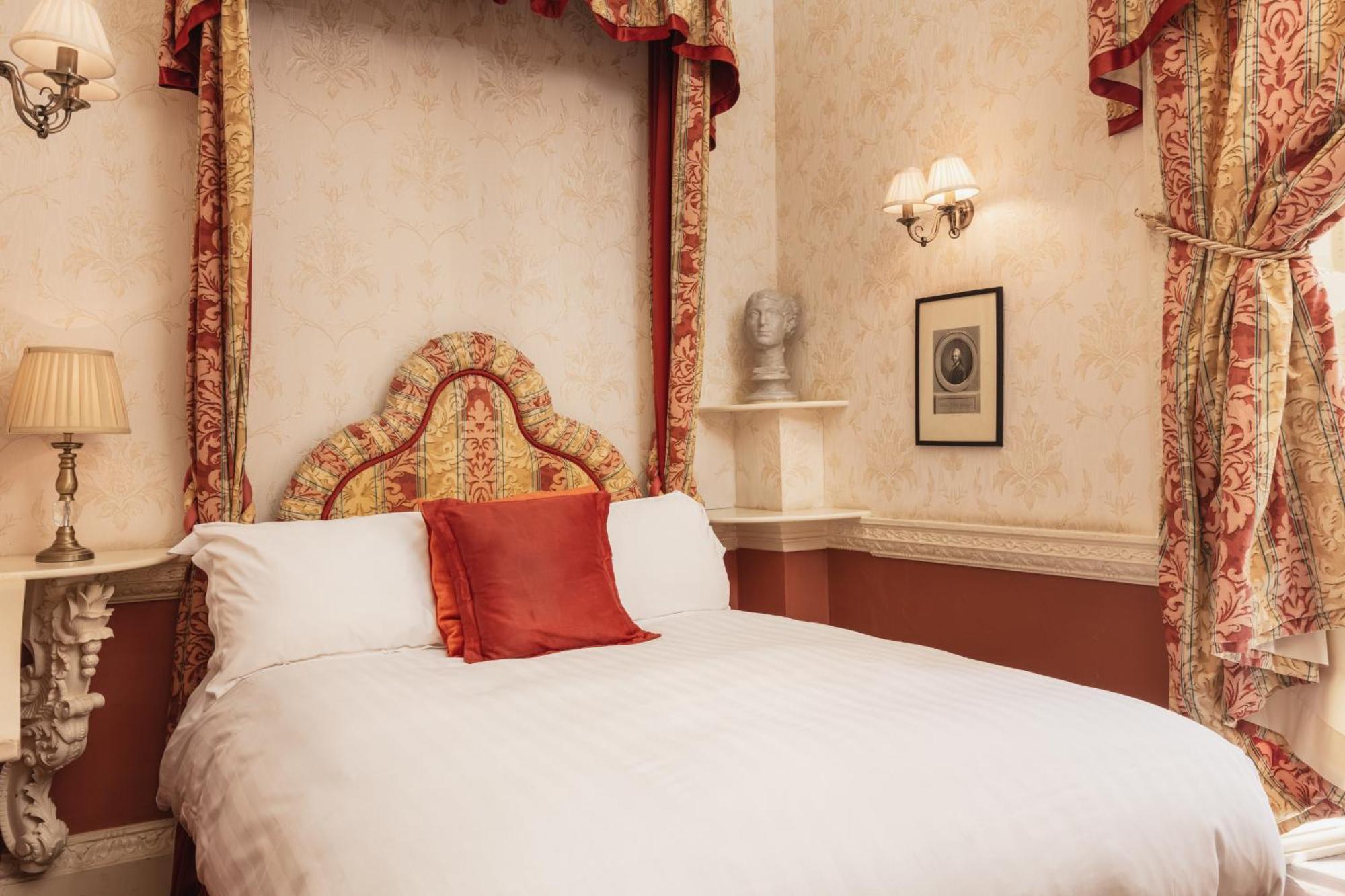Castle Classic Room