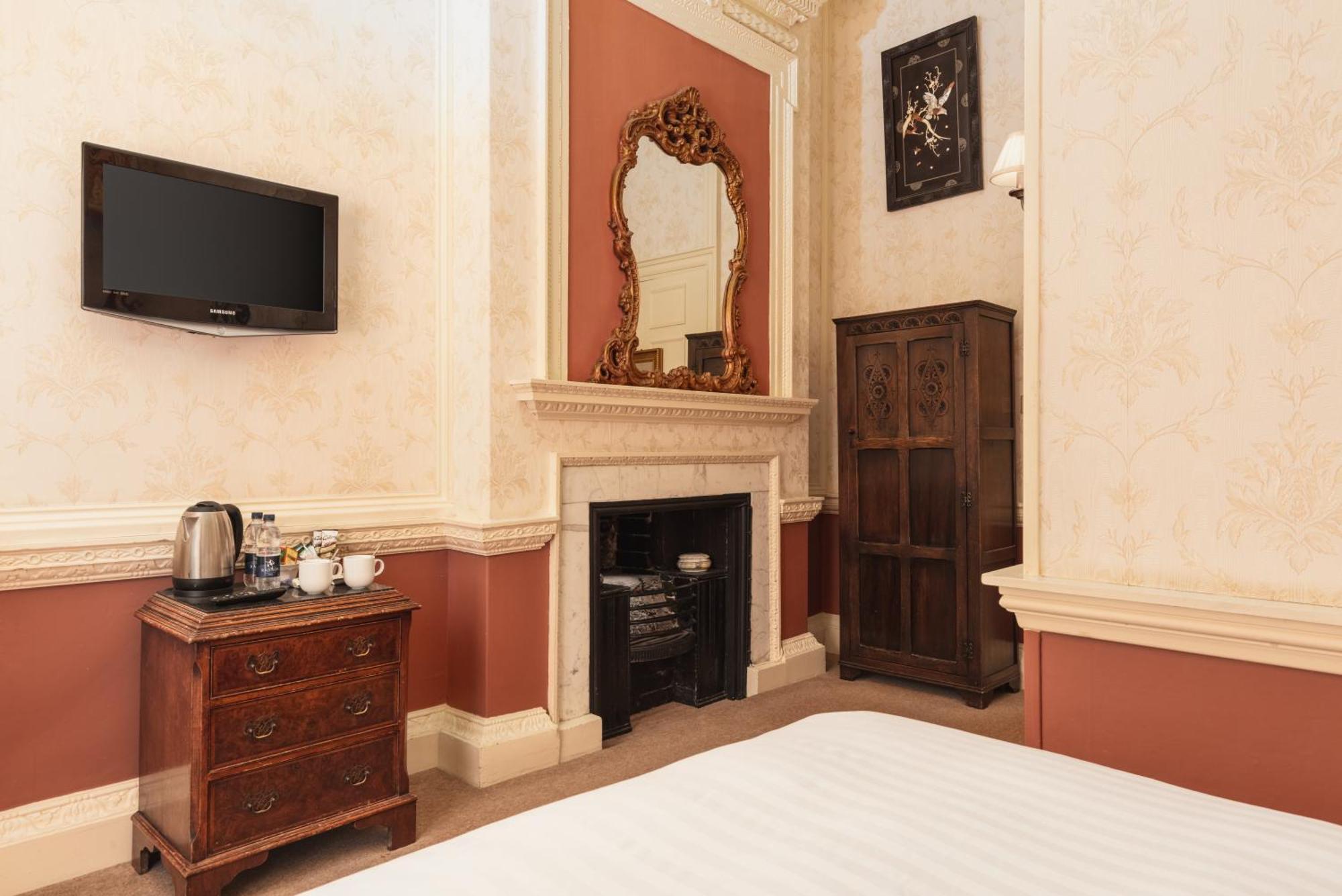 Castle Classic Room