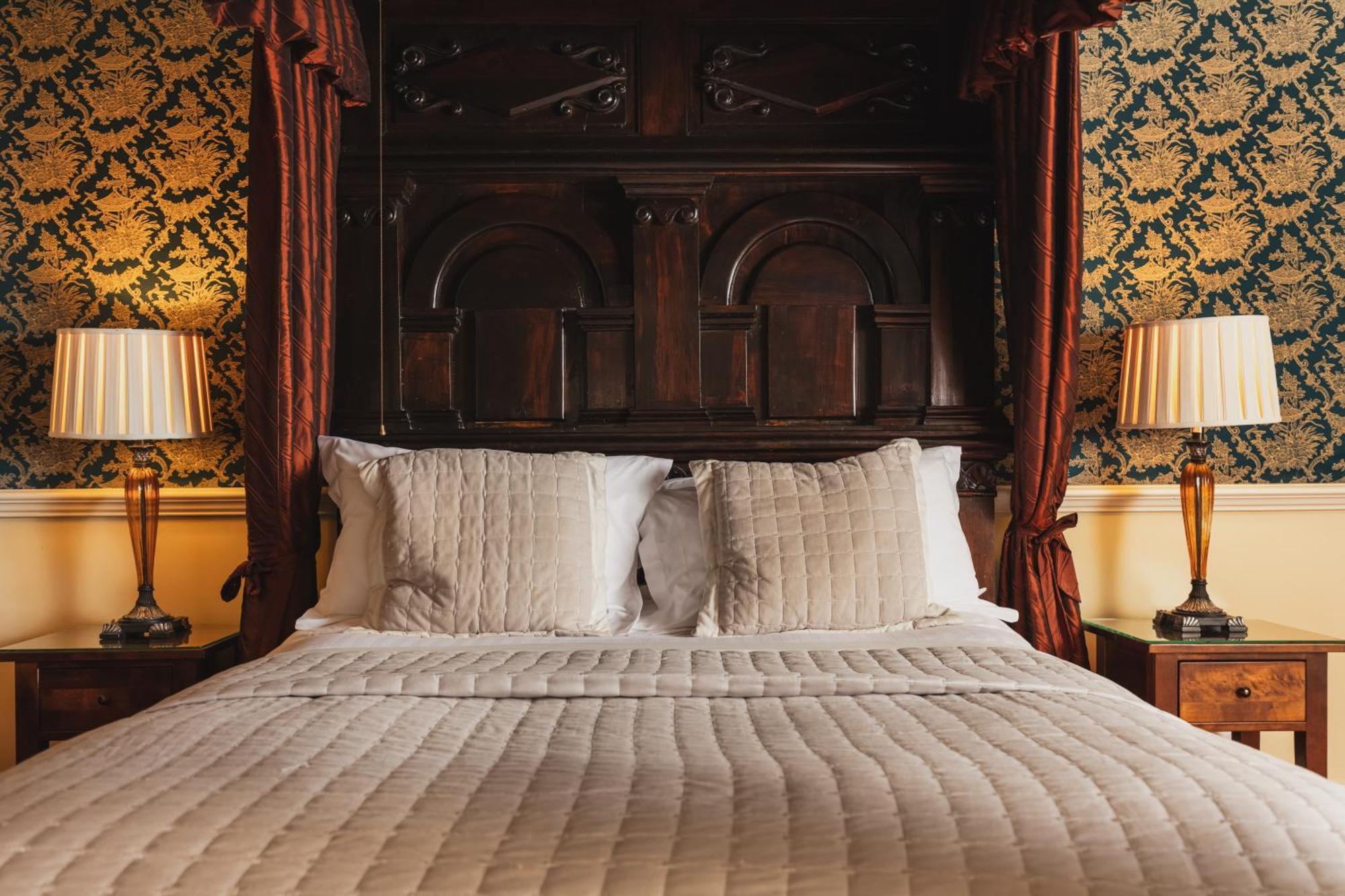 Castle Feature Room