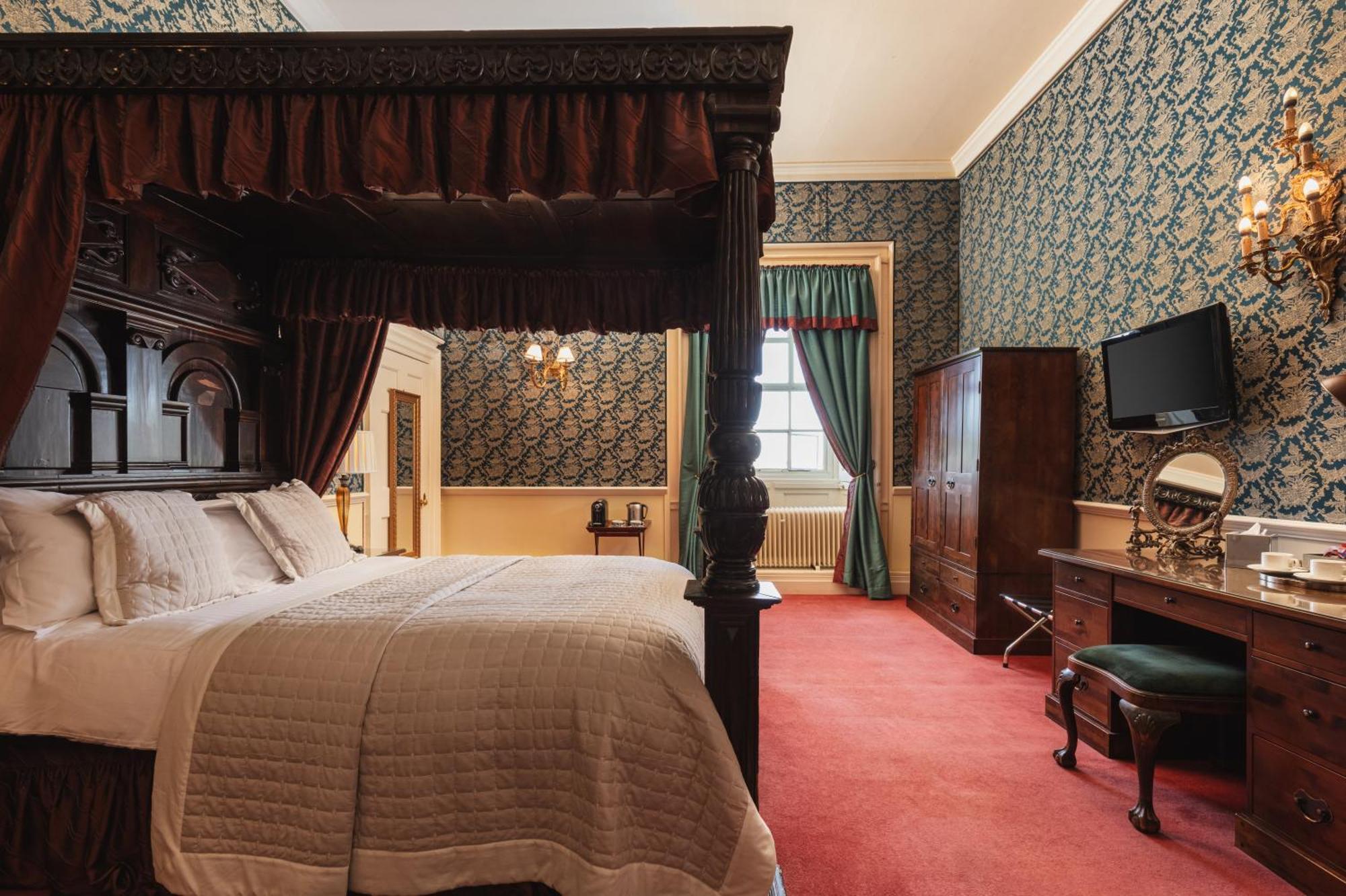 Castle Feature Room
