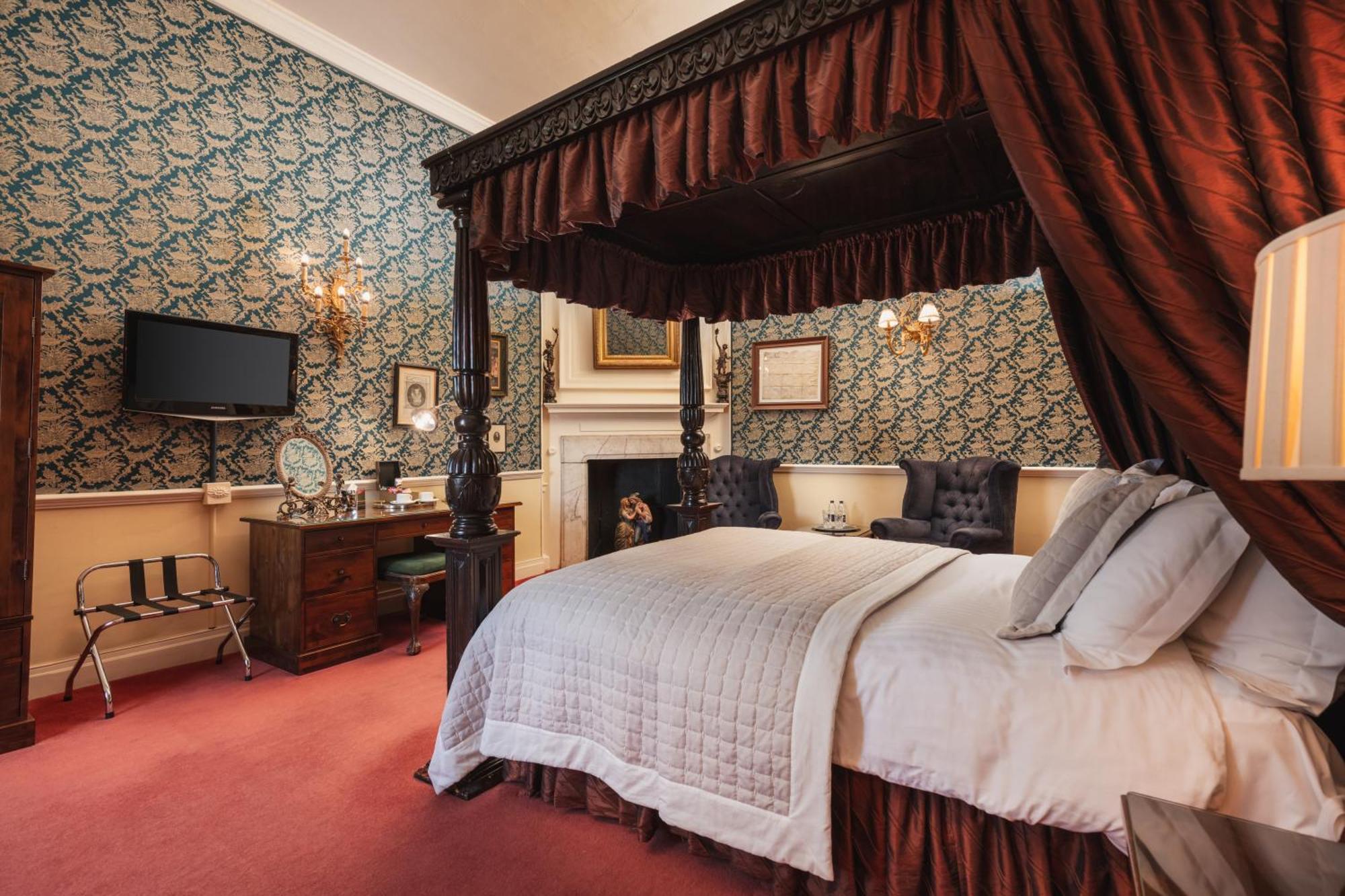 Castle Feature Room
