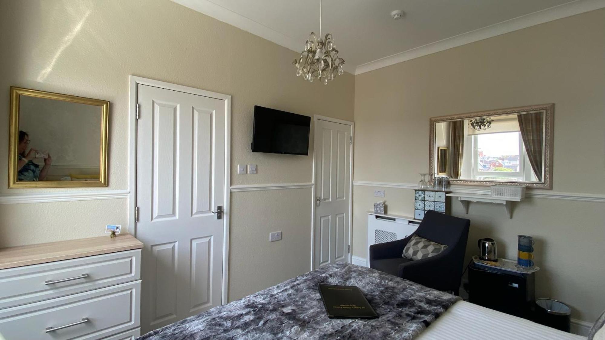 Double or Twin Room Bathroom
