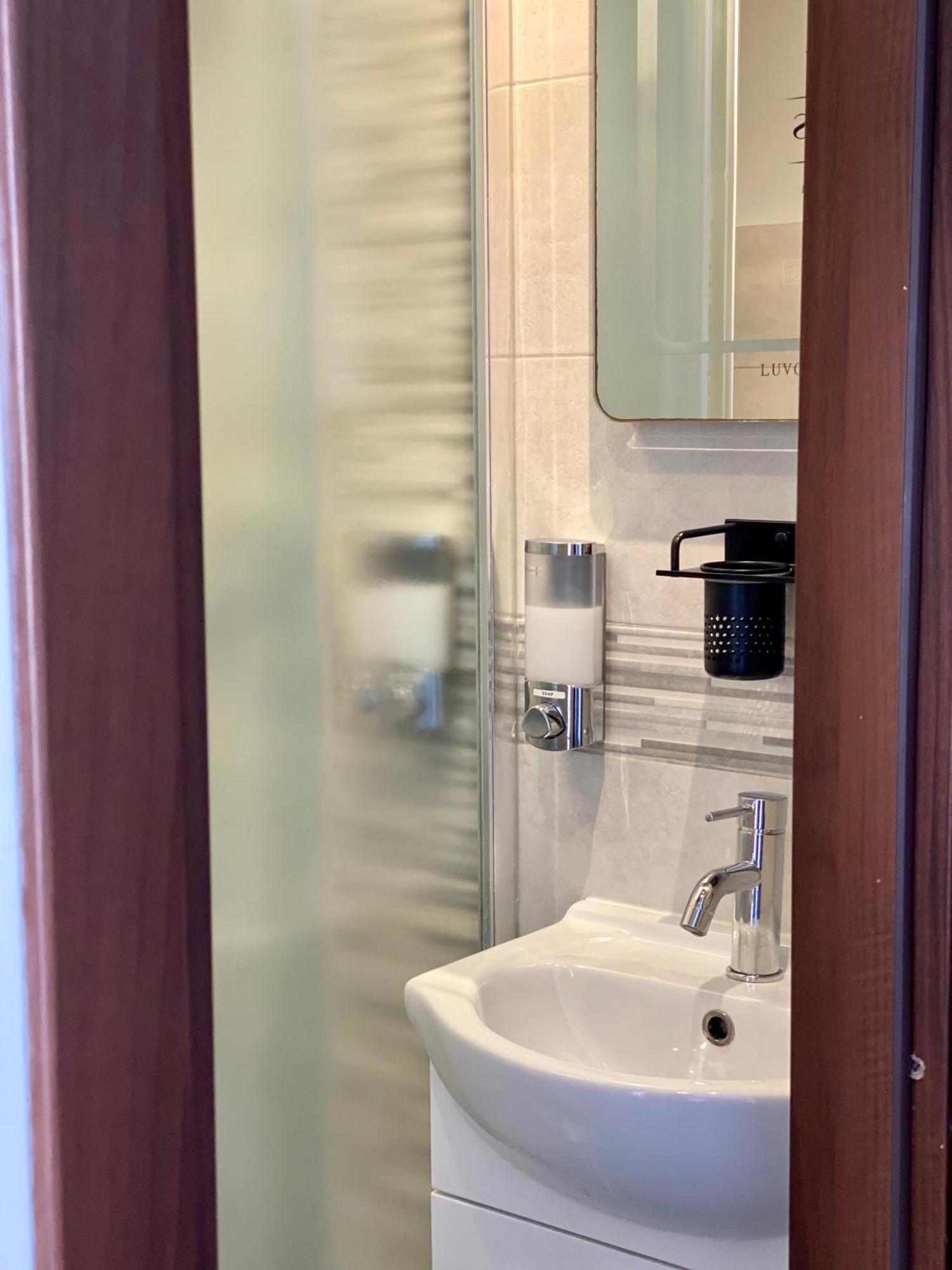 Camera Singola con Bagno Privato