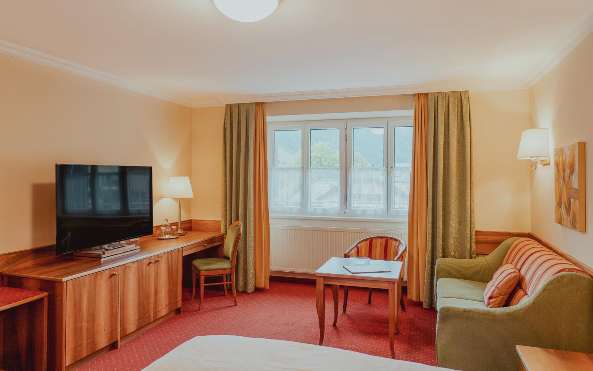 Superior Double Room with free entrance to the Alpentherme Gastein