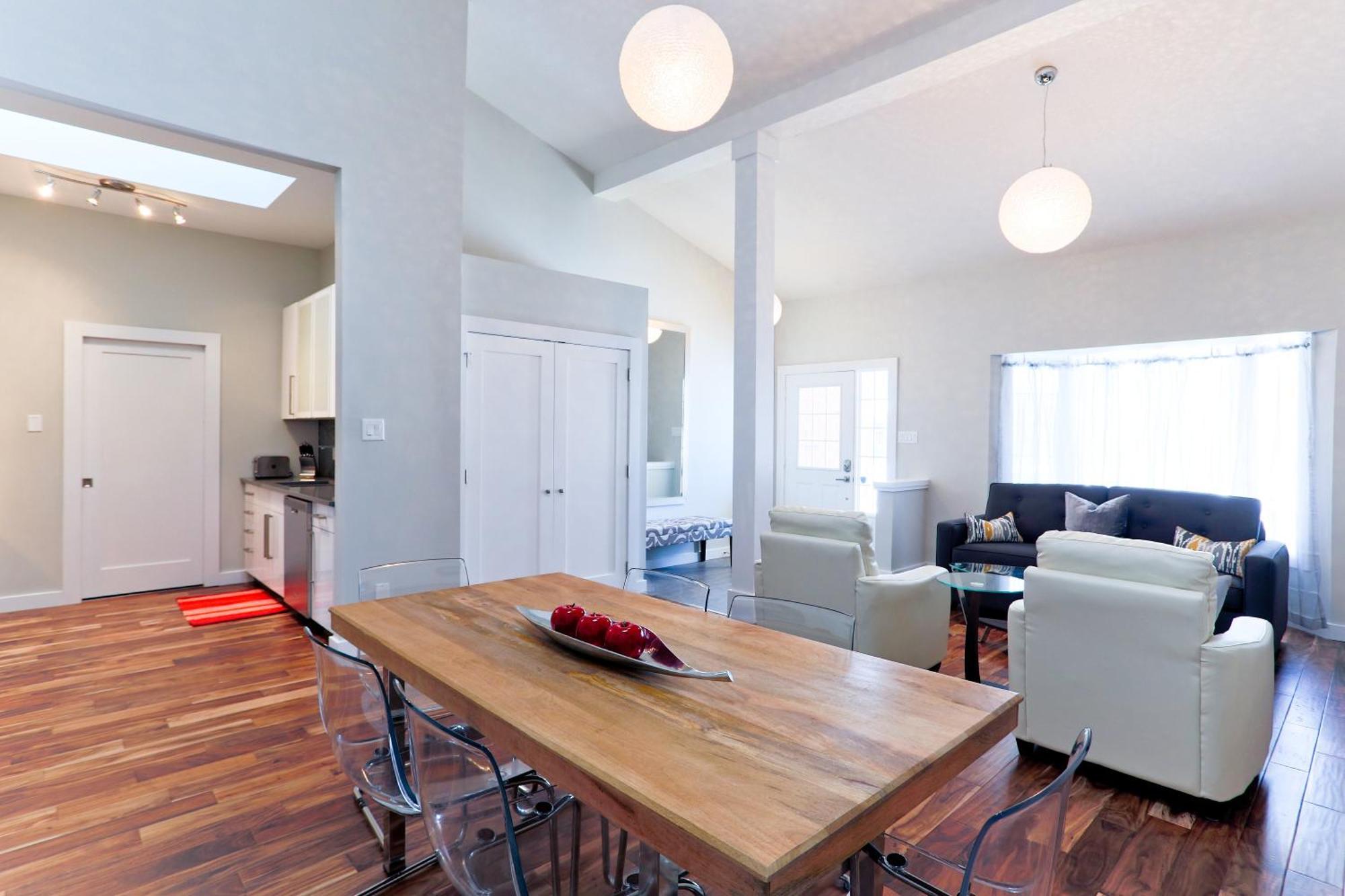 Two-Bedroom Townhouse,1604086341:JPEG