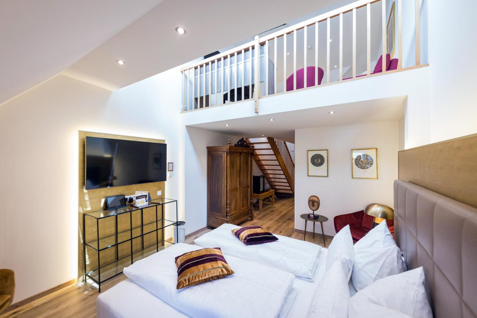 Duplex Junior Suite,1606545085:JPEG