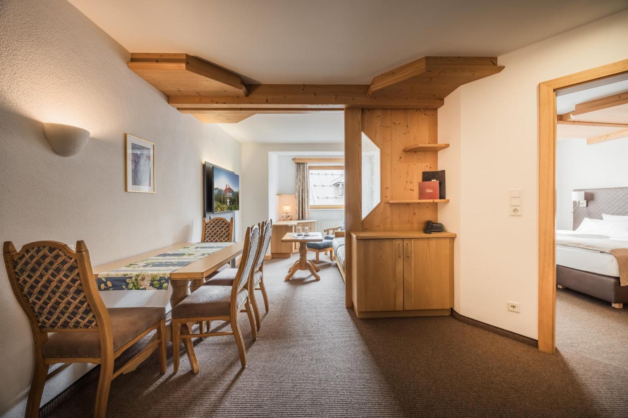 One-Bedroom Apartment,1606552841:JPEG