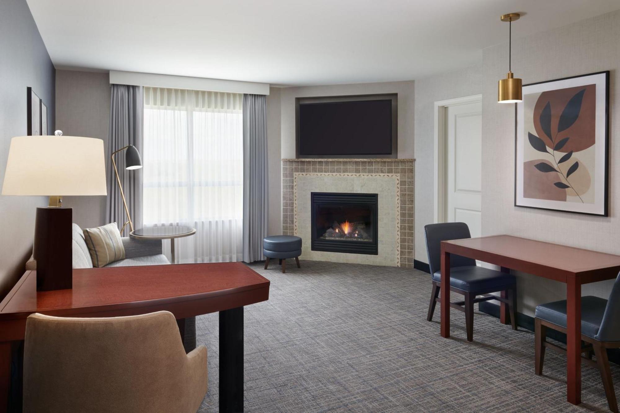 One-Bedroom Corner King Suite