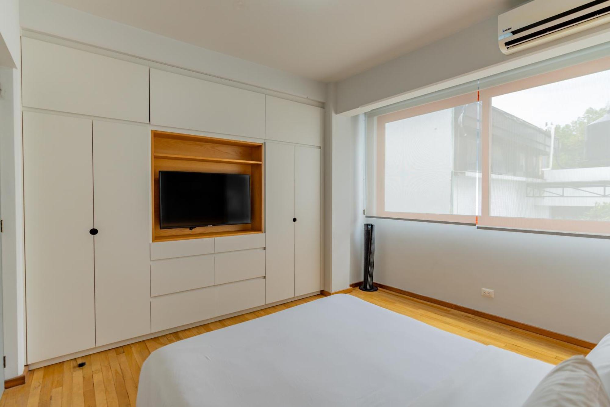 Apartamento de 1 dormitorio con balcón