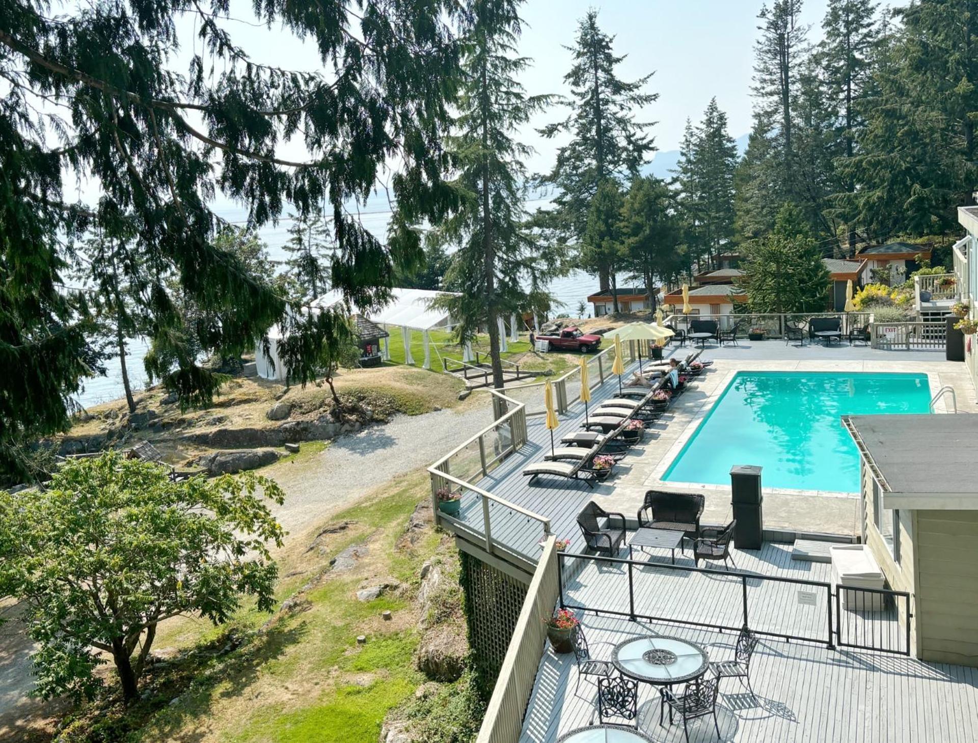 Oceanview Two Queen Suite