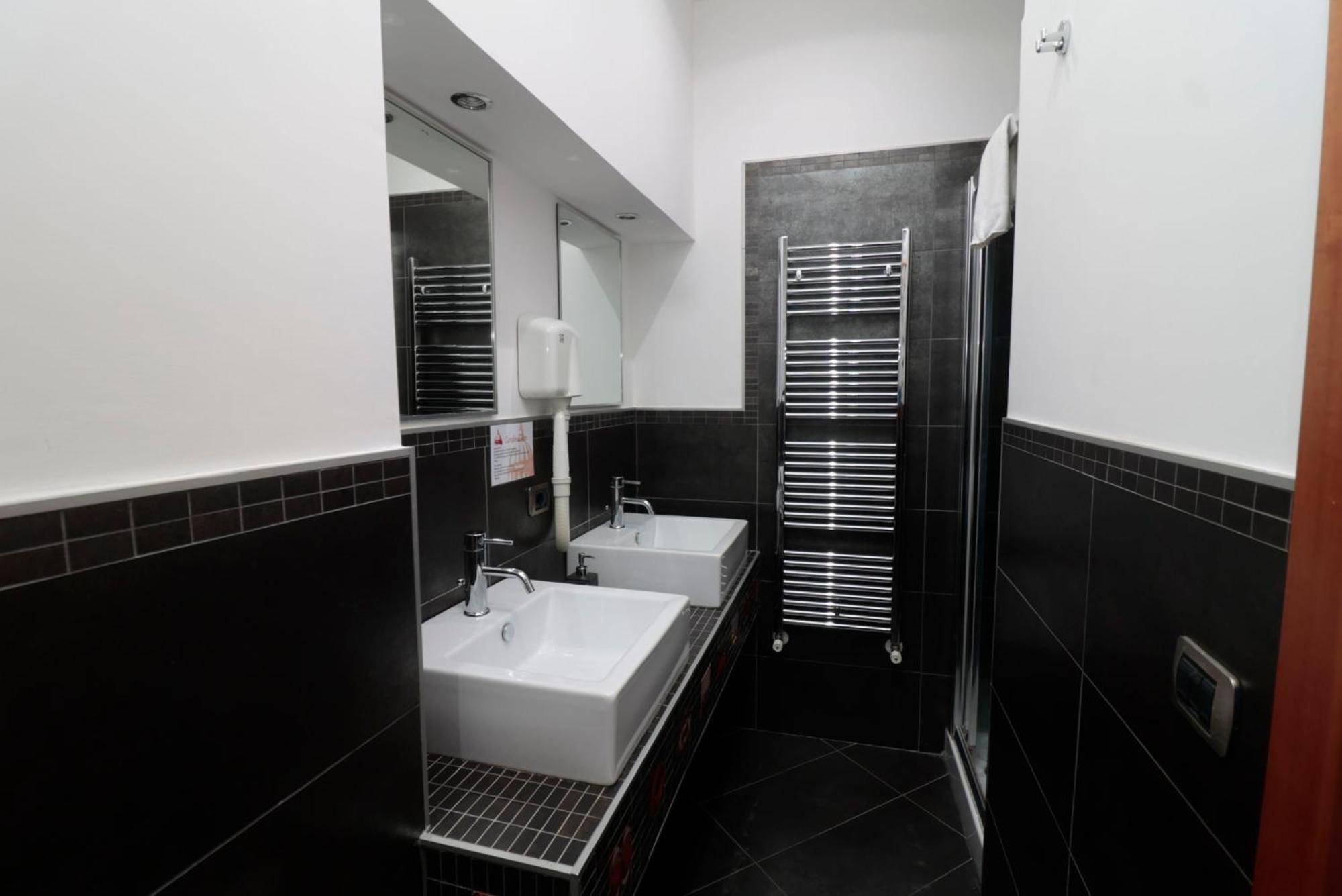 Triple Room Private Bathroom