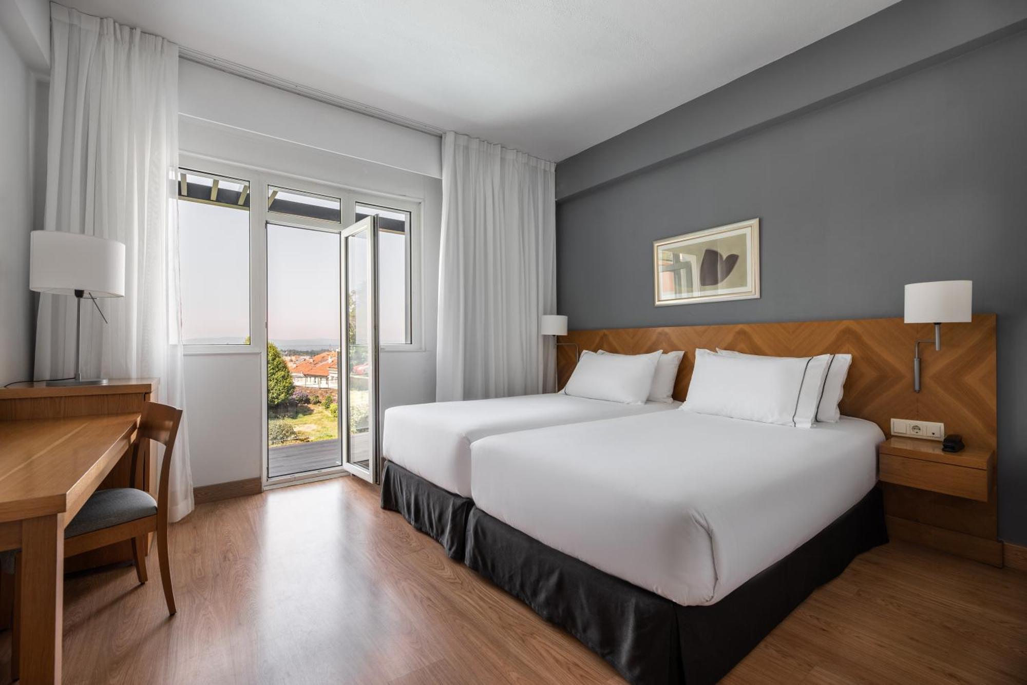 Deluxe Doppel-/Zweibettzimmer mit Balkon