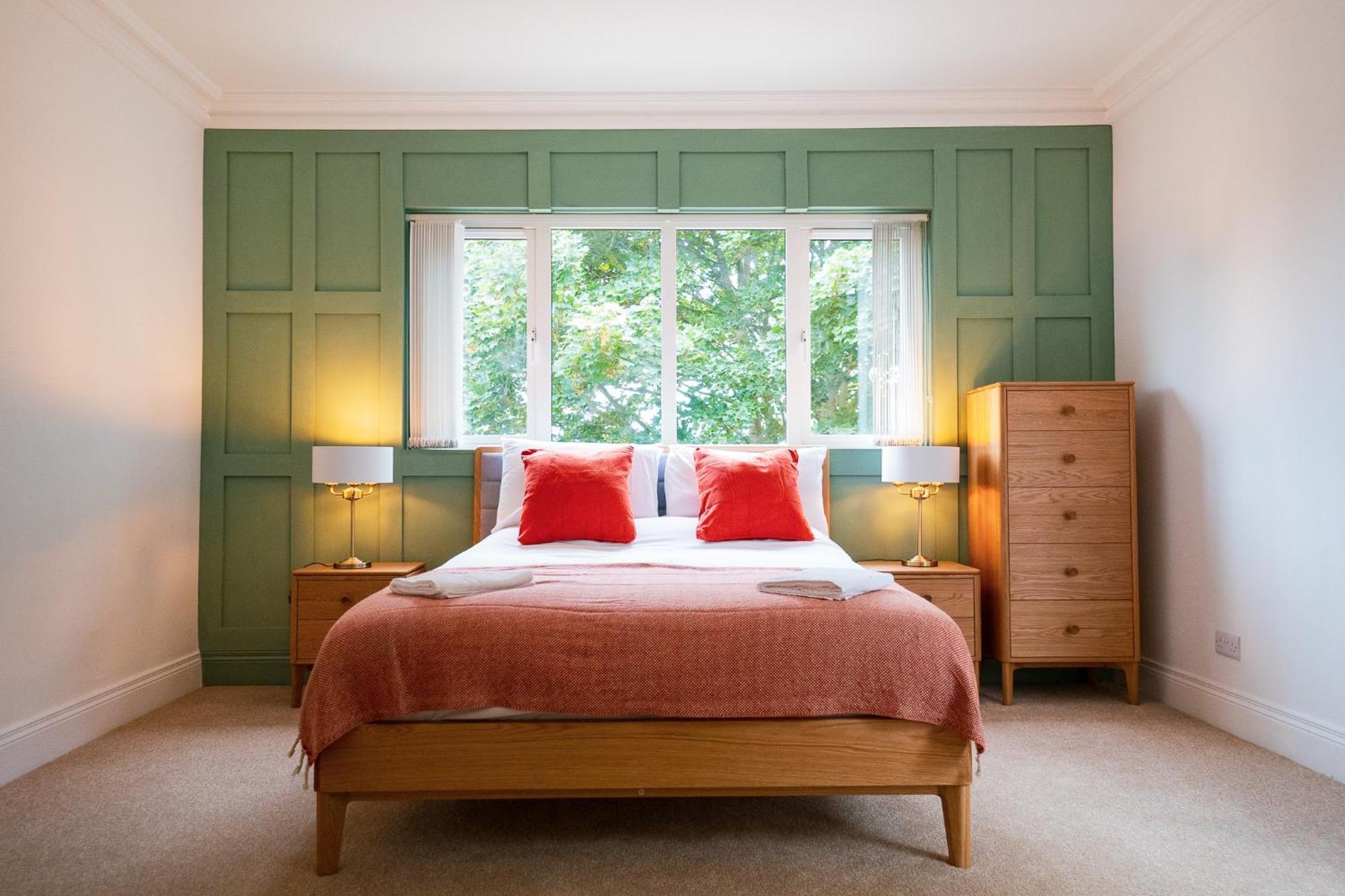 King Room with Mountain View