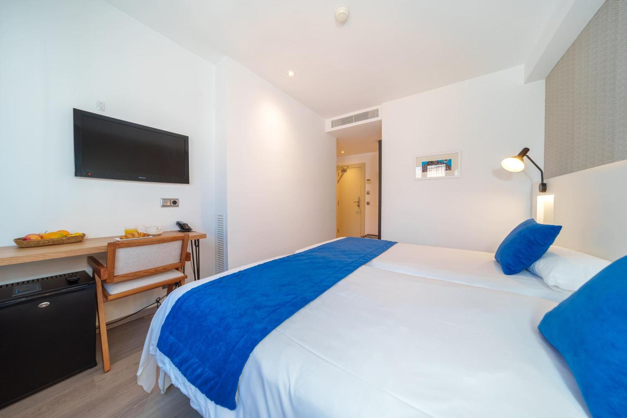 Twin Room,1608789987:JPEG