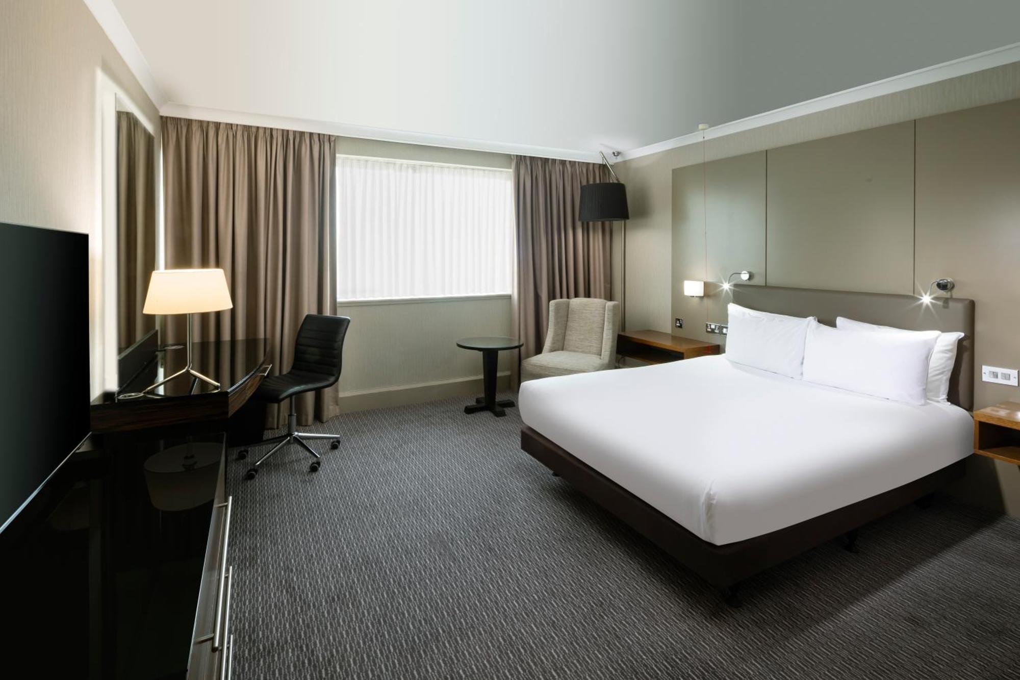 Standard Queen Room River View Disability Access